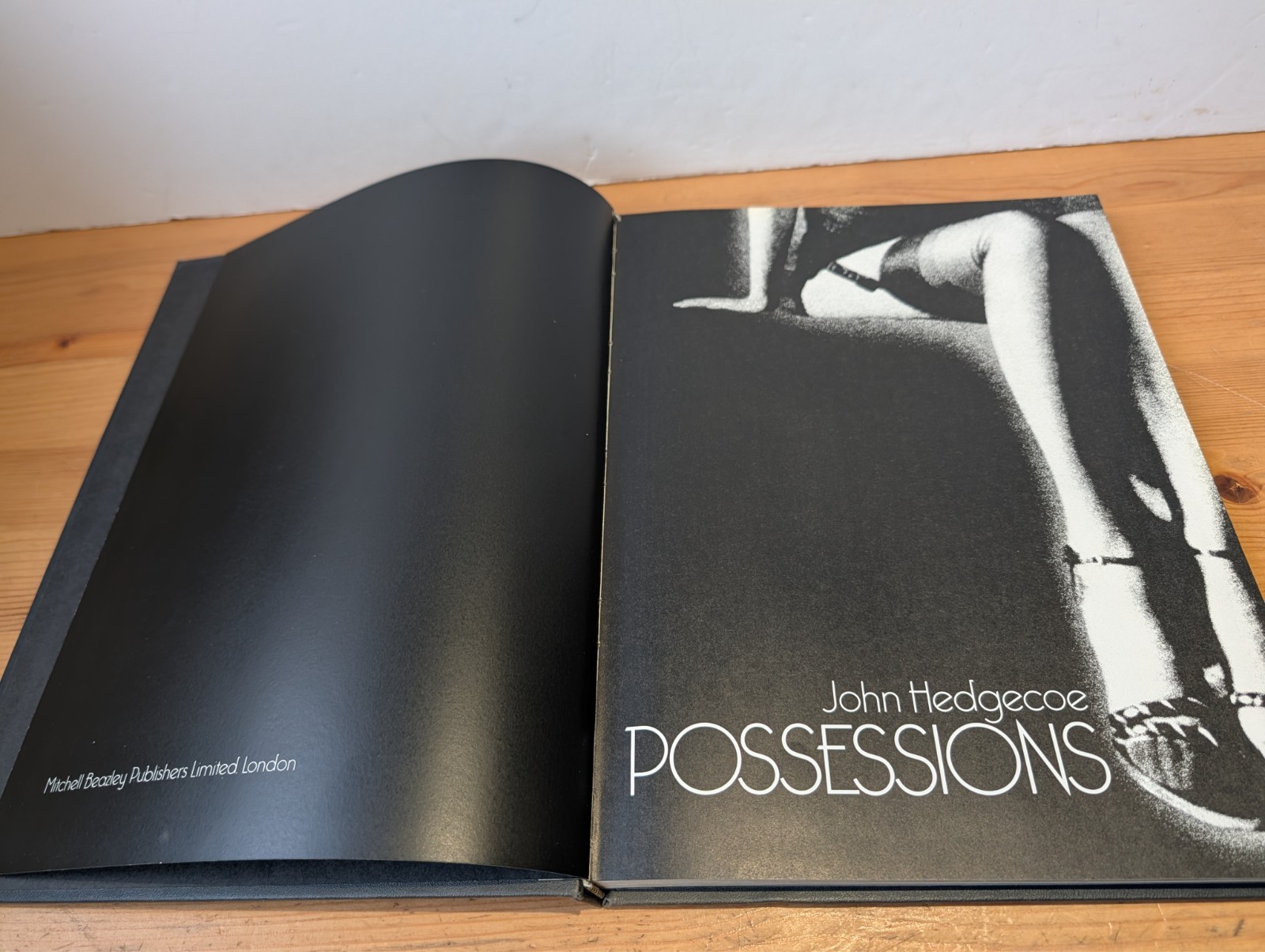 Possessions – Photography John Hedgecoe – Mitchell Beazley Publishers Ltd. 1978