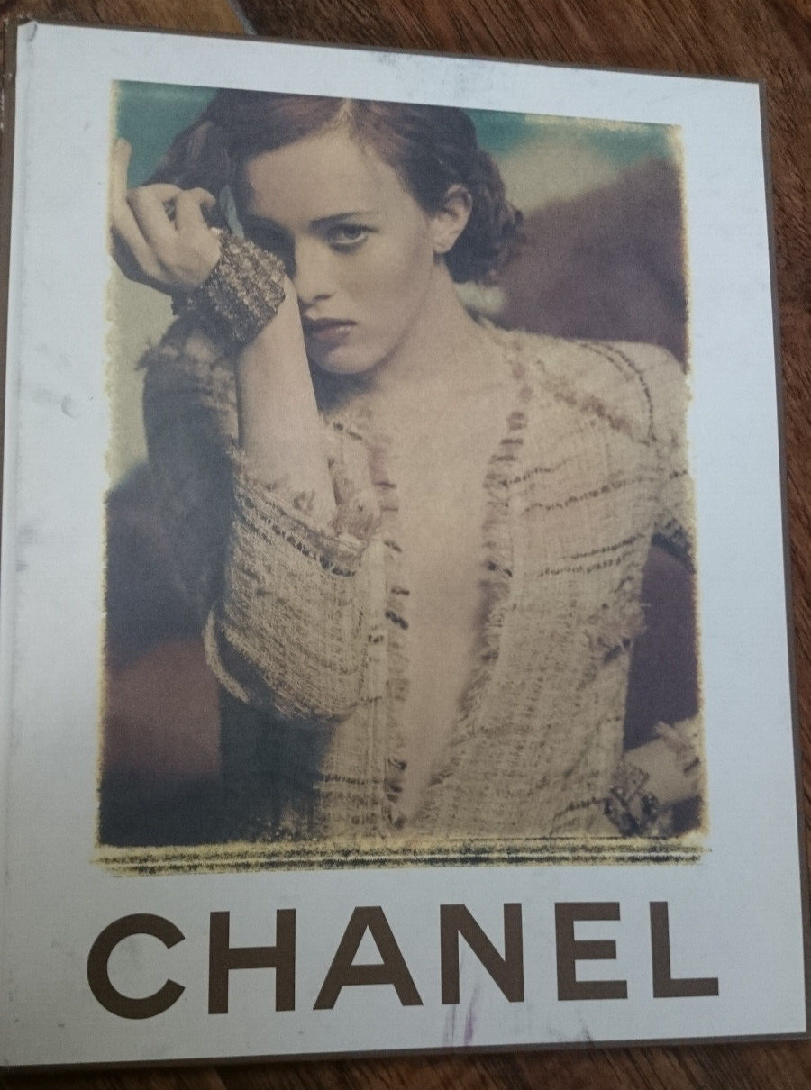 1998 CHANEL BOUTIQUE PARIS SPRING COLLECTION BOOK PARIS W/PRESS PAPER LAGERFELD