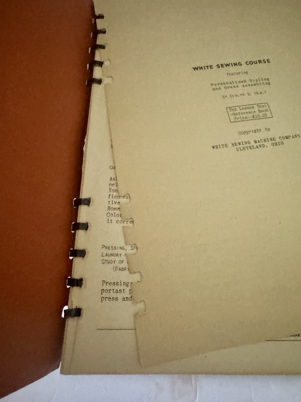 VTG 1940s White Sewing Machine Co. Instructional Book Illustrated 11×8.5”