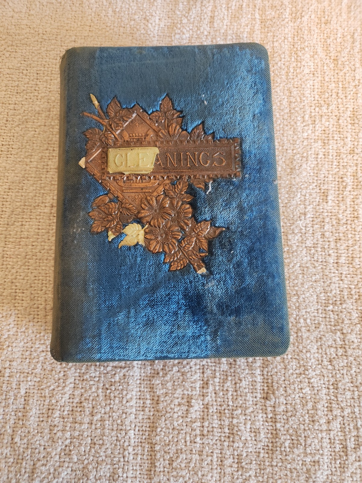 Antique Victorian Blue Velvet „Gleanings from the English Poets“ Book – Ornate B