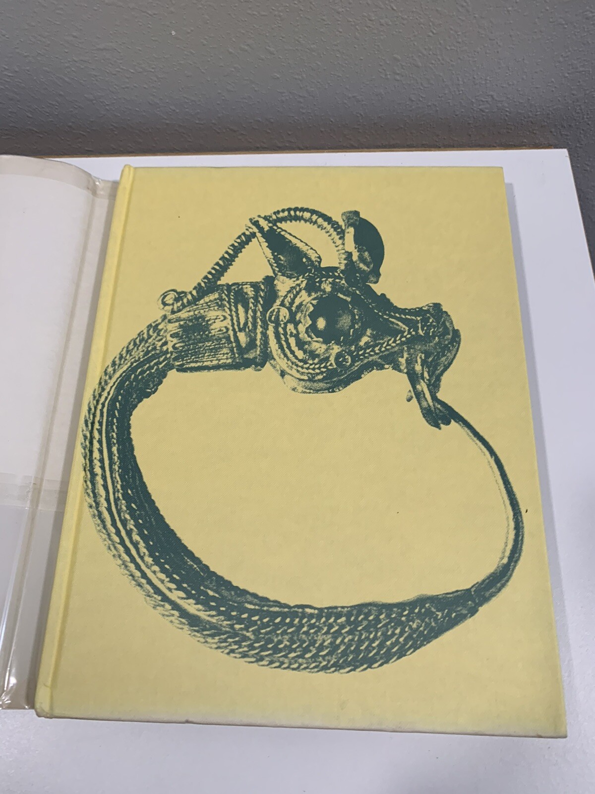The Art of Jewelry – a Survey of Craft and Creation by Graham Hughes Book HC
