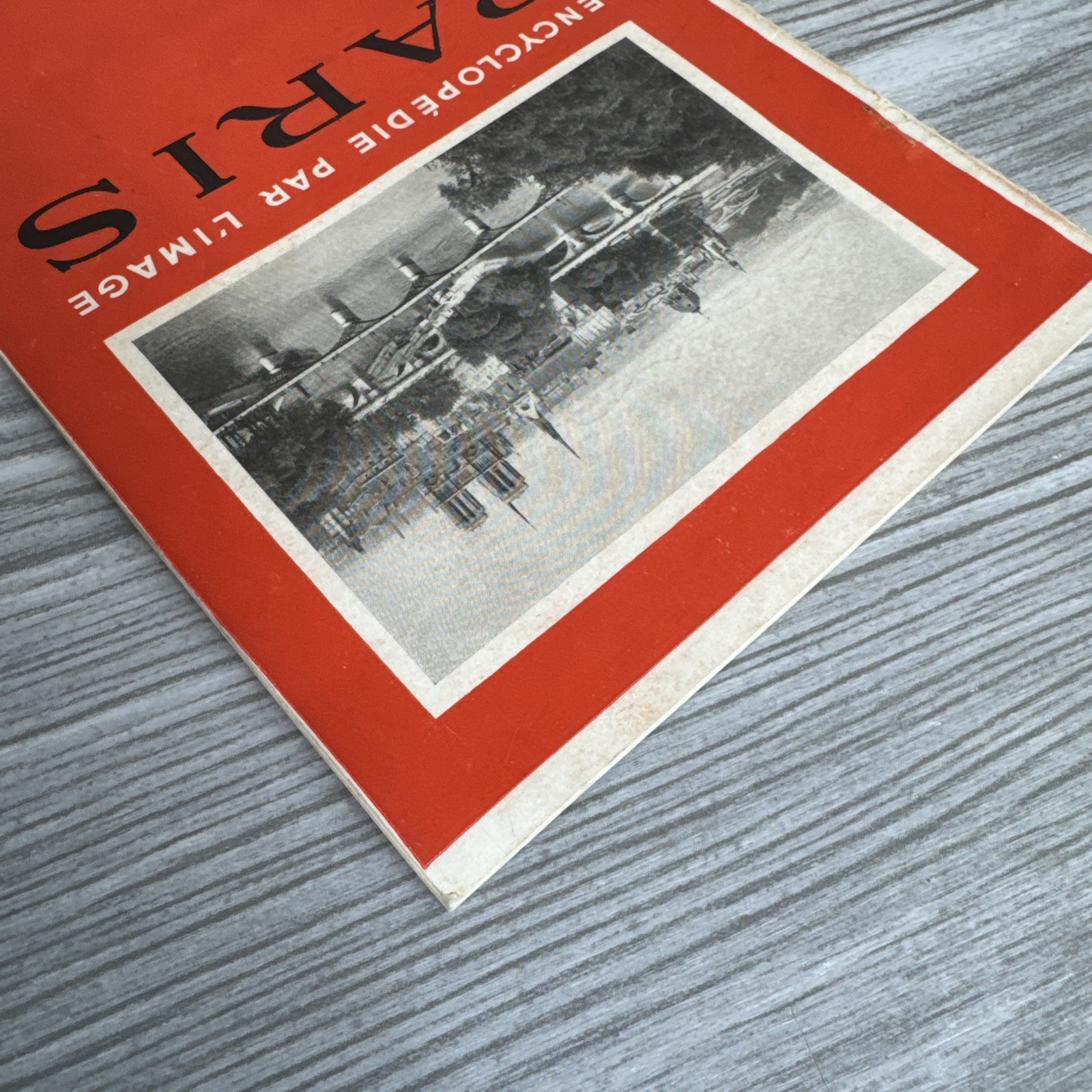 Paris: Encyclopedie Par L’image (Librairie Hachette, PB 1945)