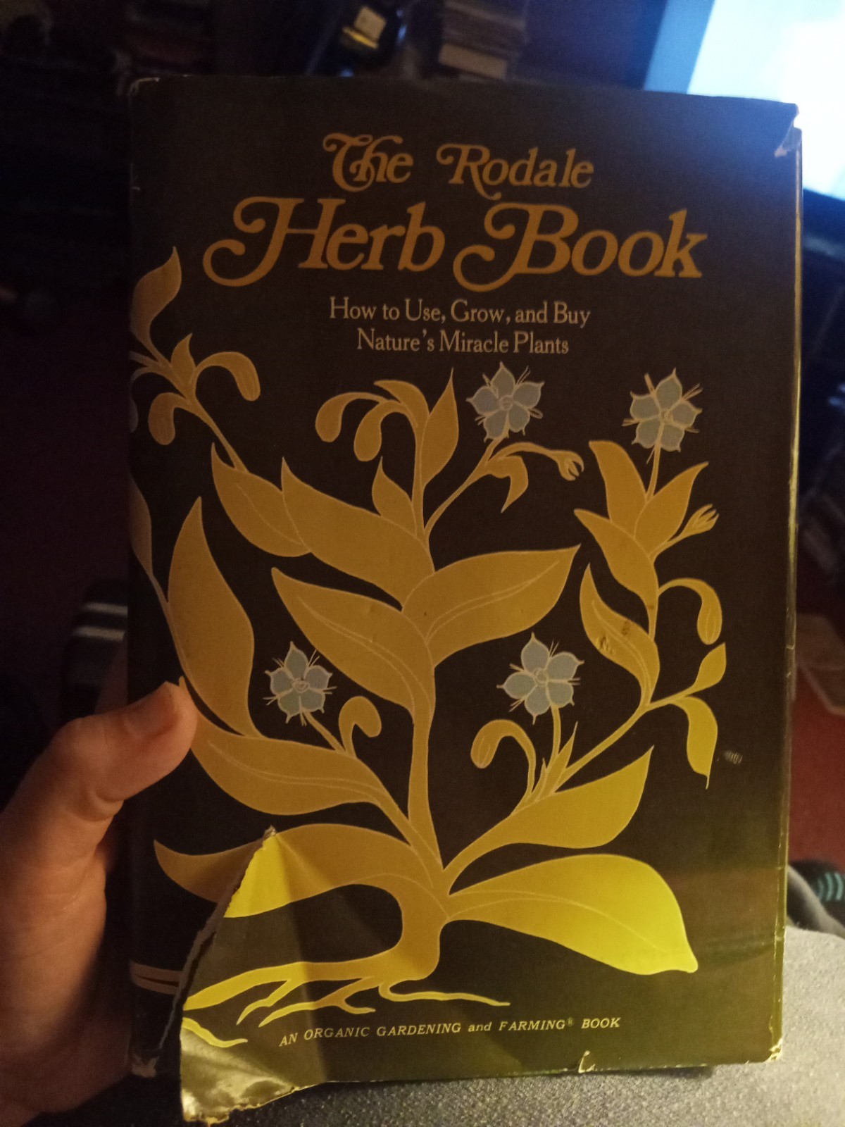 William H. Hylton THE RODALE HERB BOOK How to Use, Grow, and Buy Nature’s Miracl