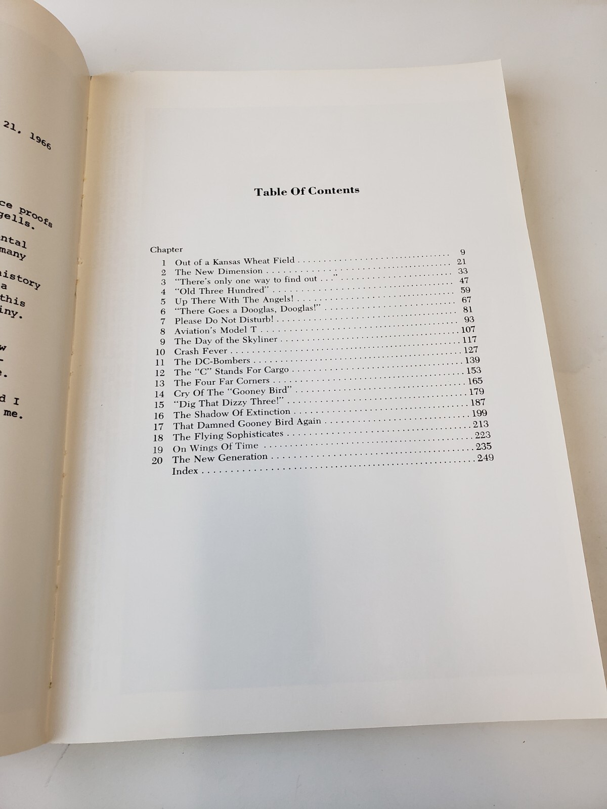 Plane That Changed the WORLD Biography of the DC-3 by Douglas J. Ingells 1966