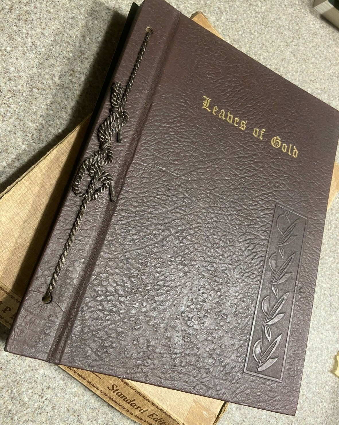 1957 Vintage Leaves of Gold Inspirational Verse, Prayers, Prose, Phrases in Box