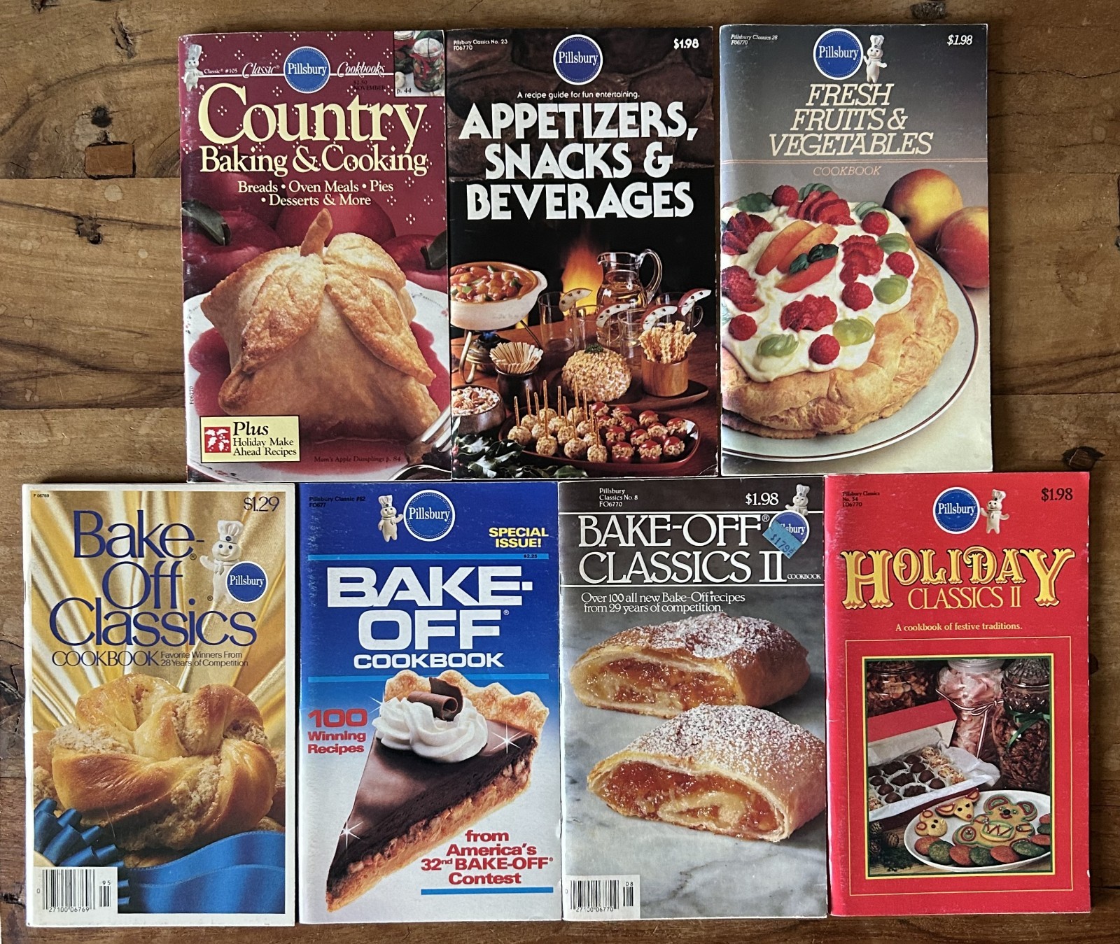 Vintage 1980s Pillsbury Classics Cookbooks – Bake-Off Holiday Baking Recipes – 7