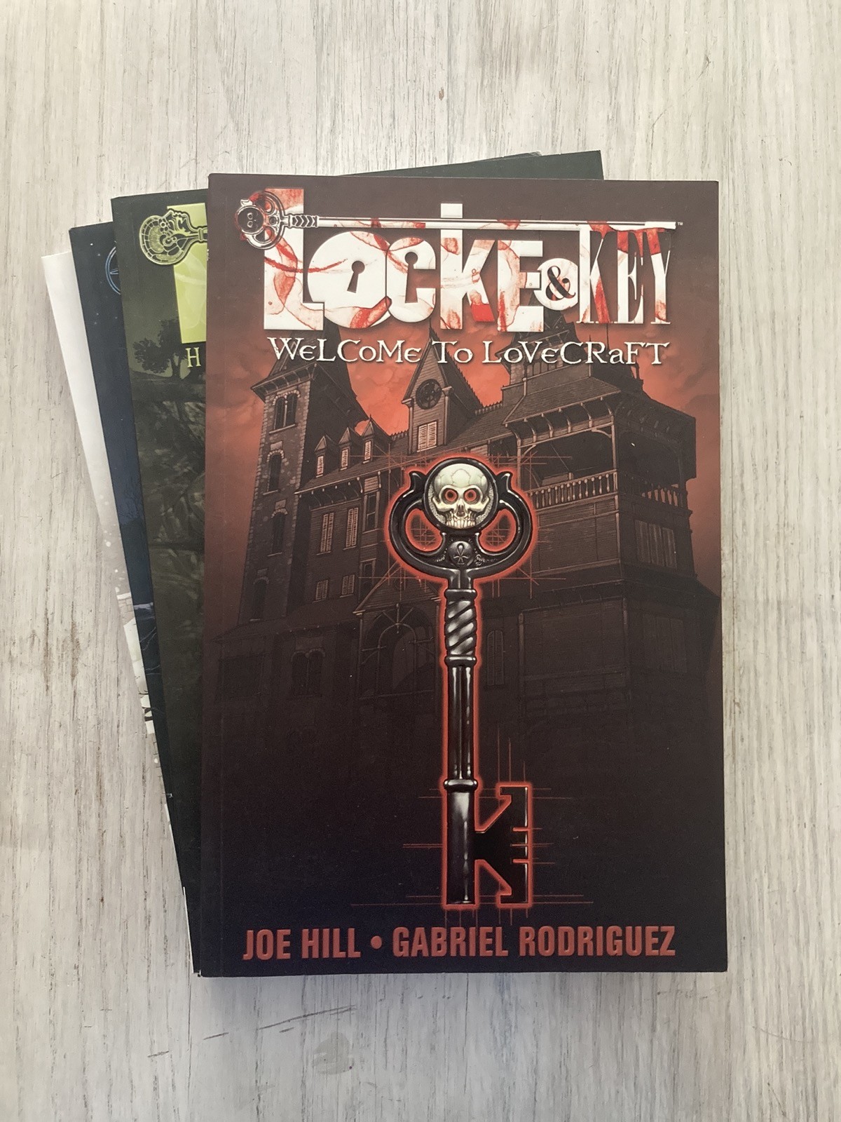 Locke & Key Welcome to Love craft Joe Hill Volume 1 2 3 4 Lot of Four