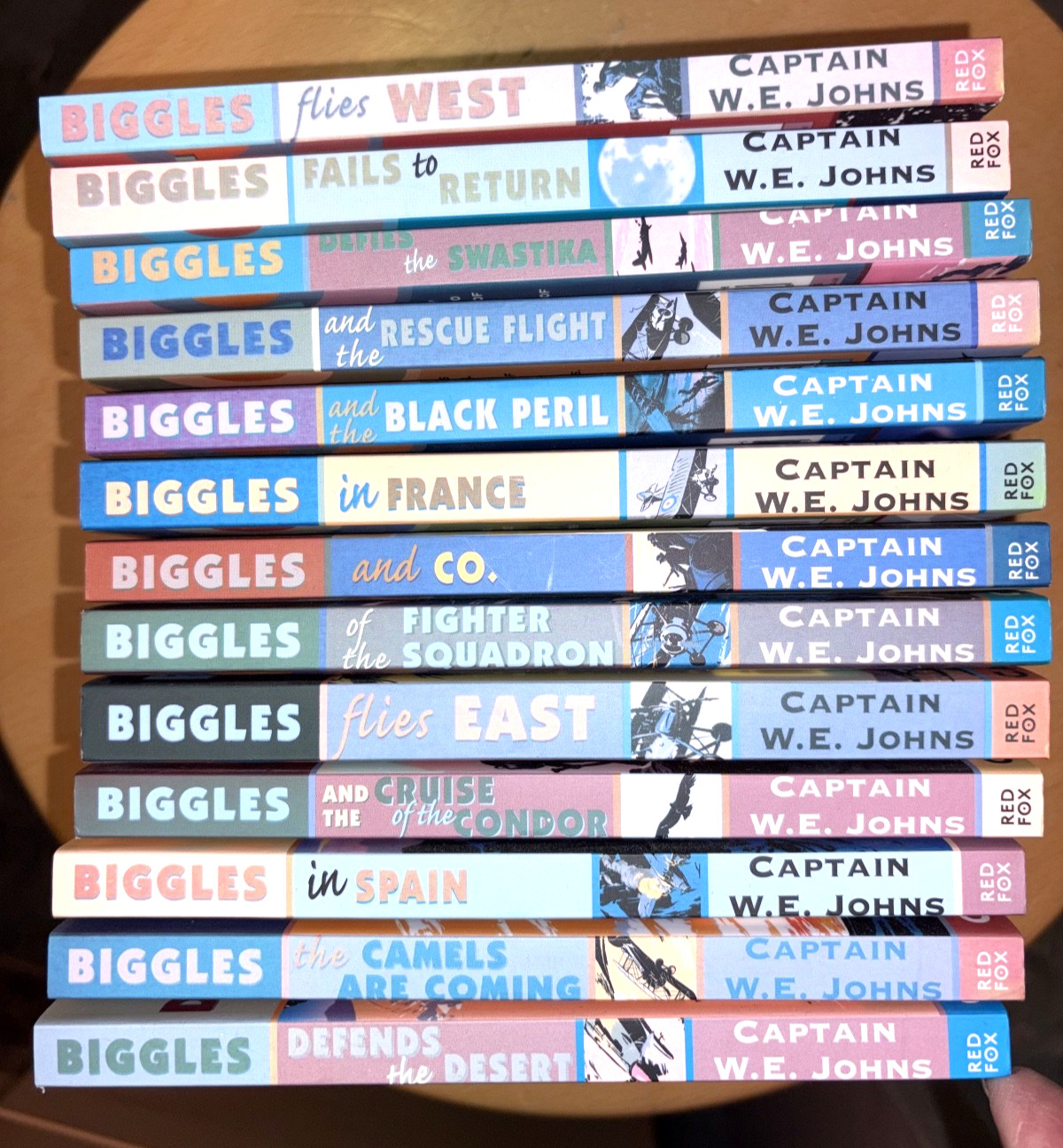 Biggles Bundle/Collection Capt. W.E Johns – excellent 13 book set – for charity