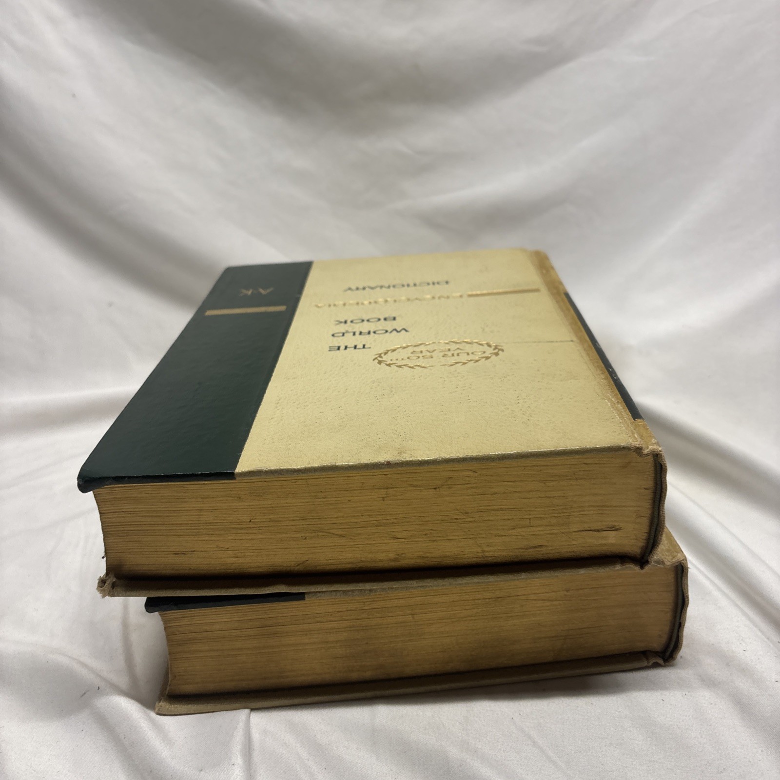 1964 Edition THE WORLD BOOK ENCYCLOPEDIA DICTIONARY A-K & L-Z Thorndike Barnhart