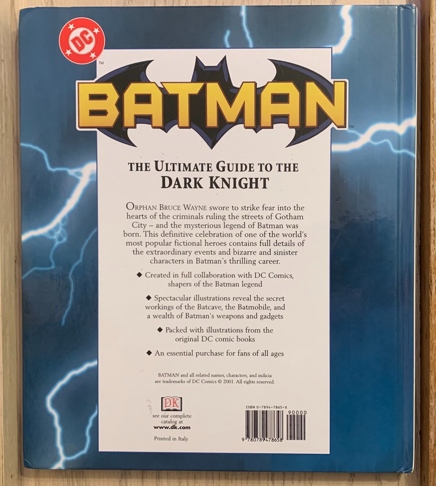 Batman : The Ultimate Guide to the Dark Knight – DC Comics – 2001 First Edition