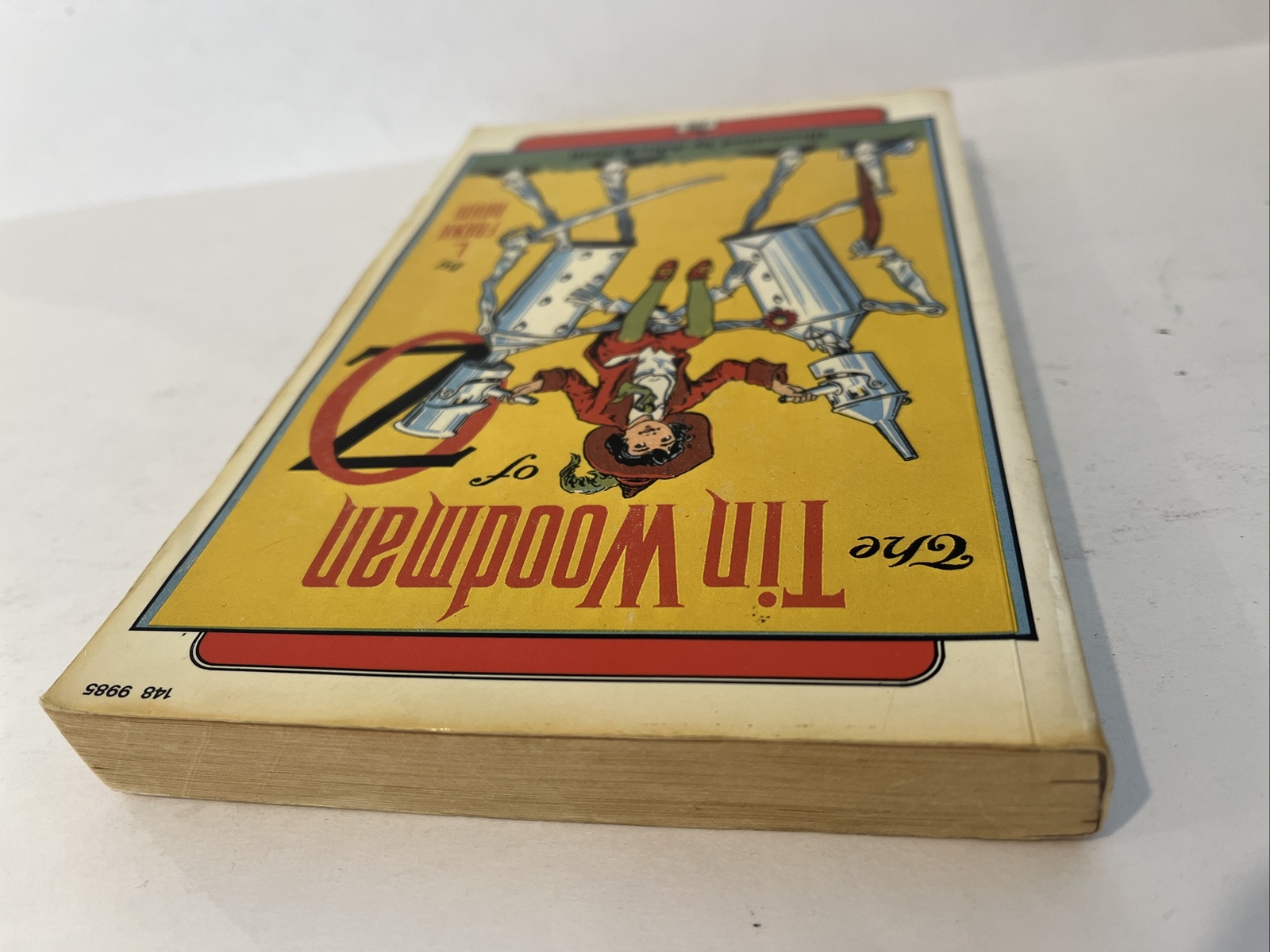 The tin woodman of OZ by L. Frank Baum (1980 PB Canada) Illustrated J.R. Neil