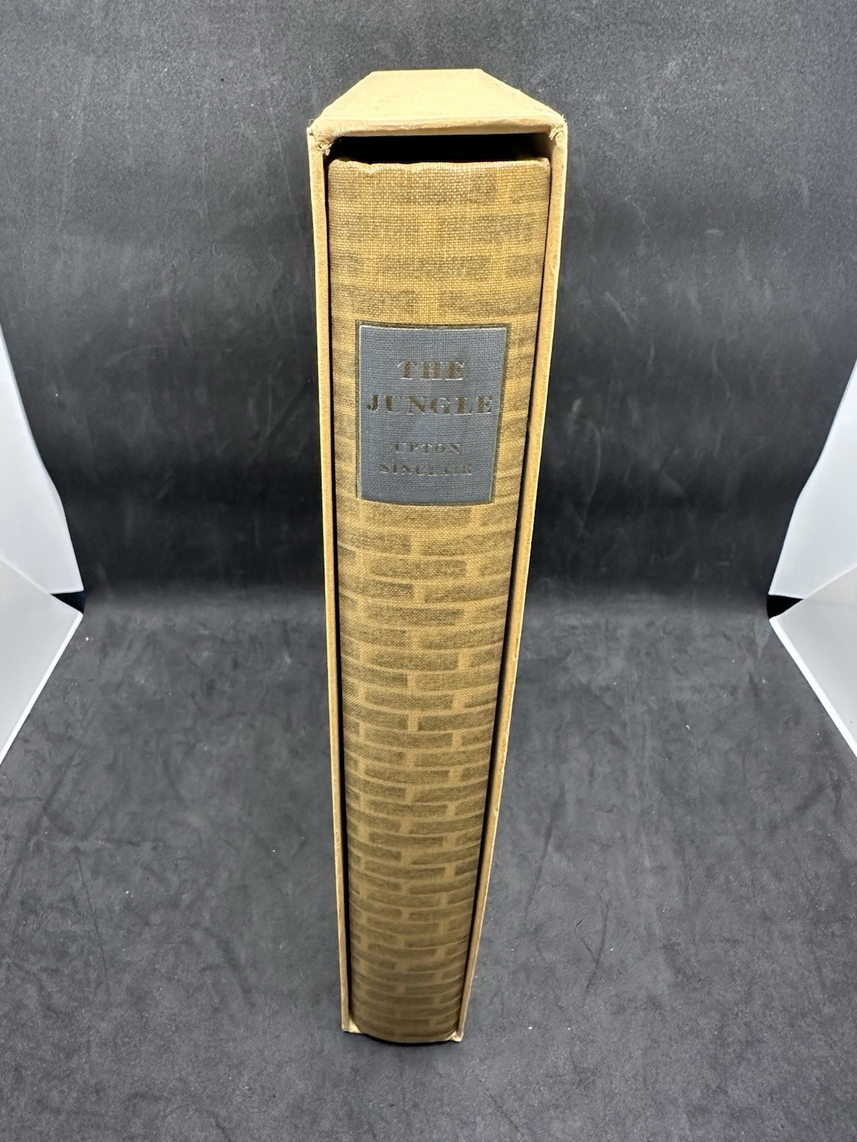 Heritage Press The Jungle Upton Sinclair HC Slipcase Sandglass 1965