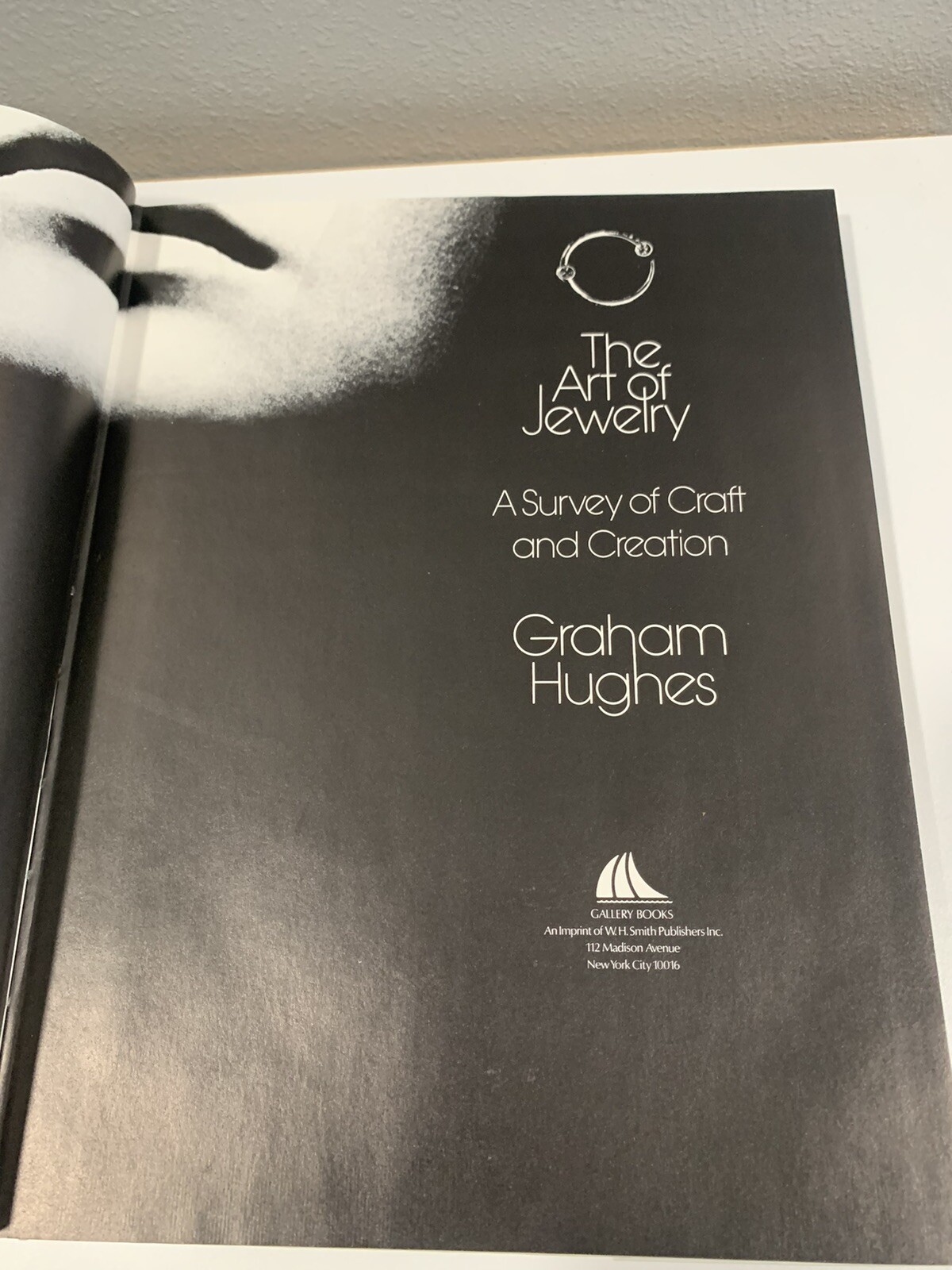 The Art of Jewelry – a Survey of Craft and Creation by Graham Hughes Book HC
