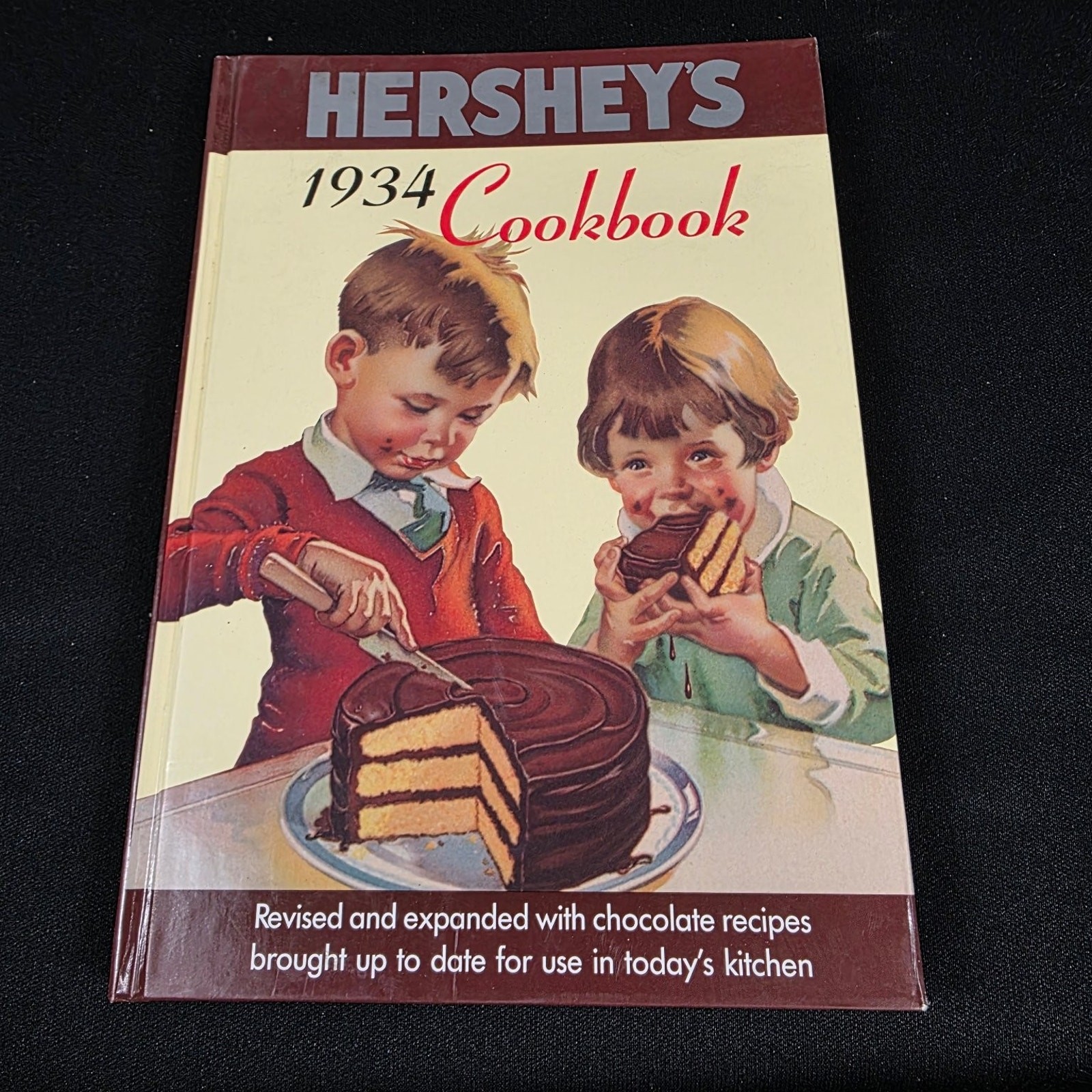 HERSHEY’S 1934 Cookbook Revised Expanded 1996 Chocolate Recipes Illustrated