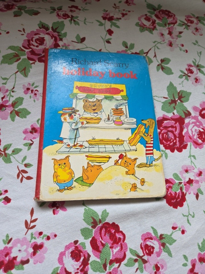 Retro ‚Richard Scarry Holiday Book‘ Children’s Board Book 1979 Collins Vintage