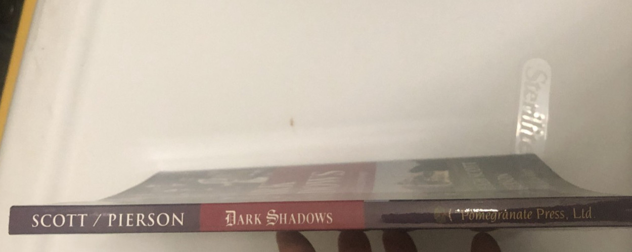 DARK SHADOWS RETURN TO COLLINWOOD (2012) Pomegranate Books softcover book