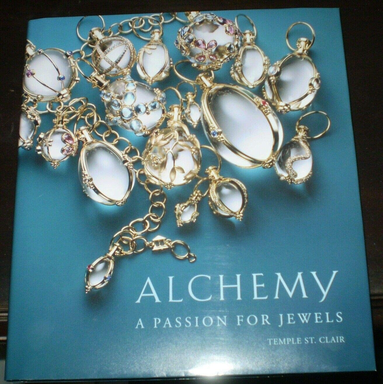 Alchemy: A Passion for Jewels – A Visually Stunning Guide to Italian Artisan