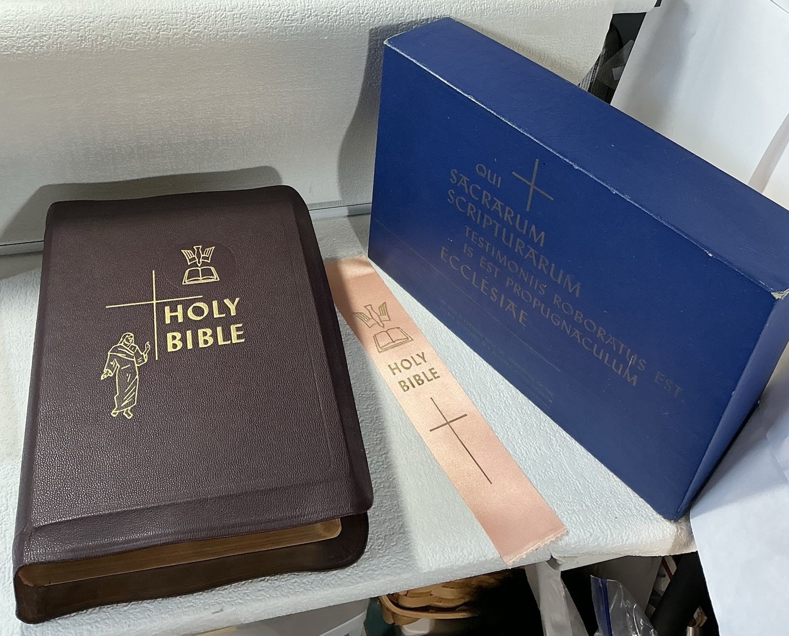 HOLY BIBLE Qui Sacrarum Scripturarum THE CATHOLIC PRESS Chicago 1950 w/Box