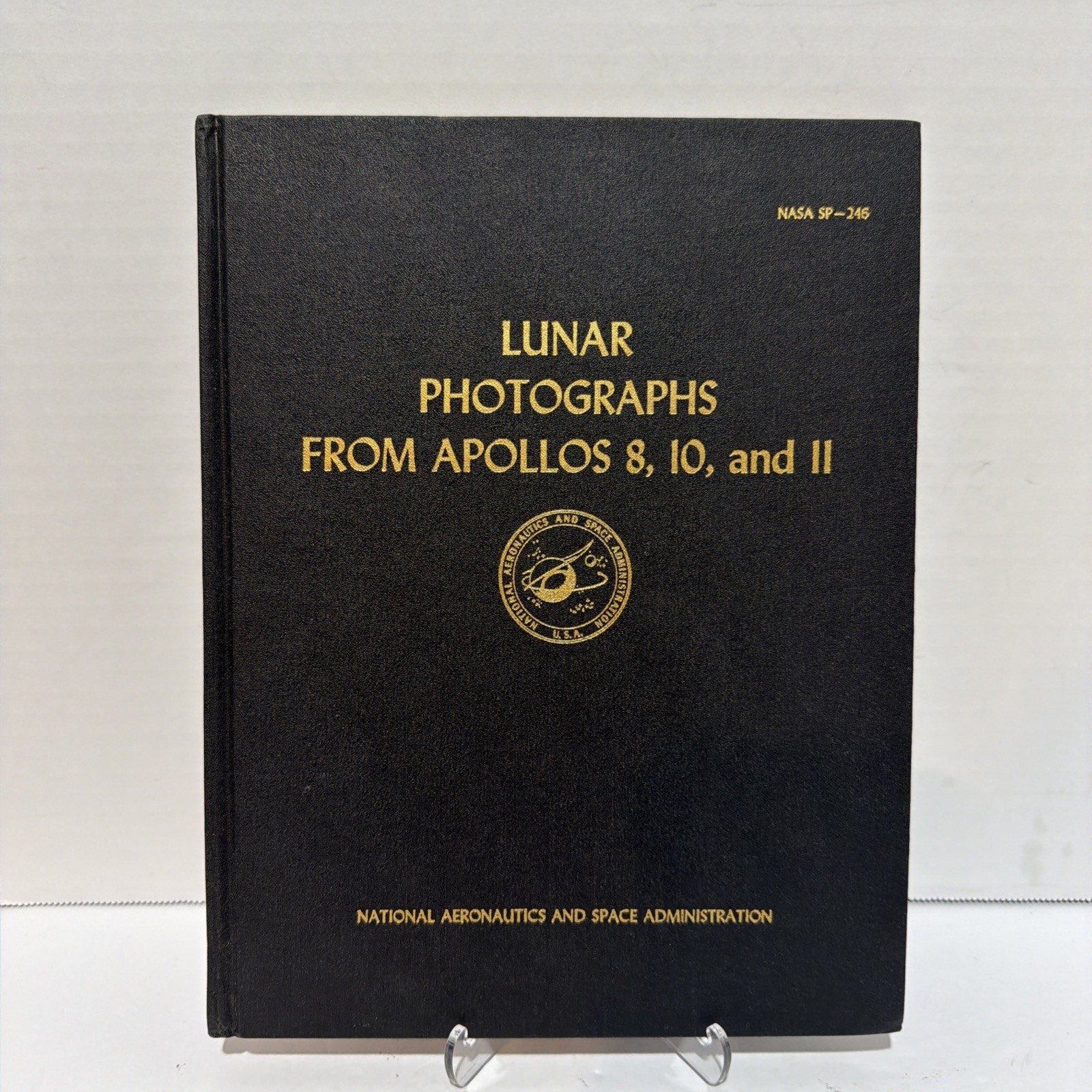 Book Lunar Photographs from Apollos 8, 10 and 11. NASA SP-246 1971 JRRDS