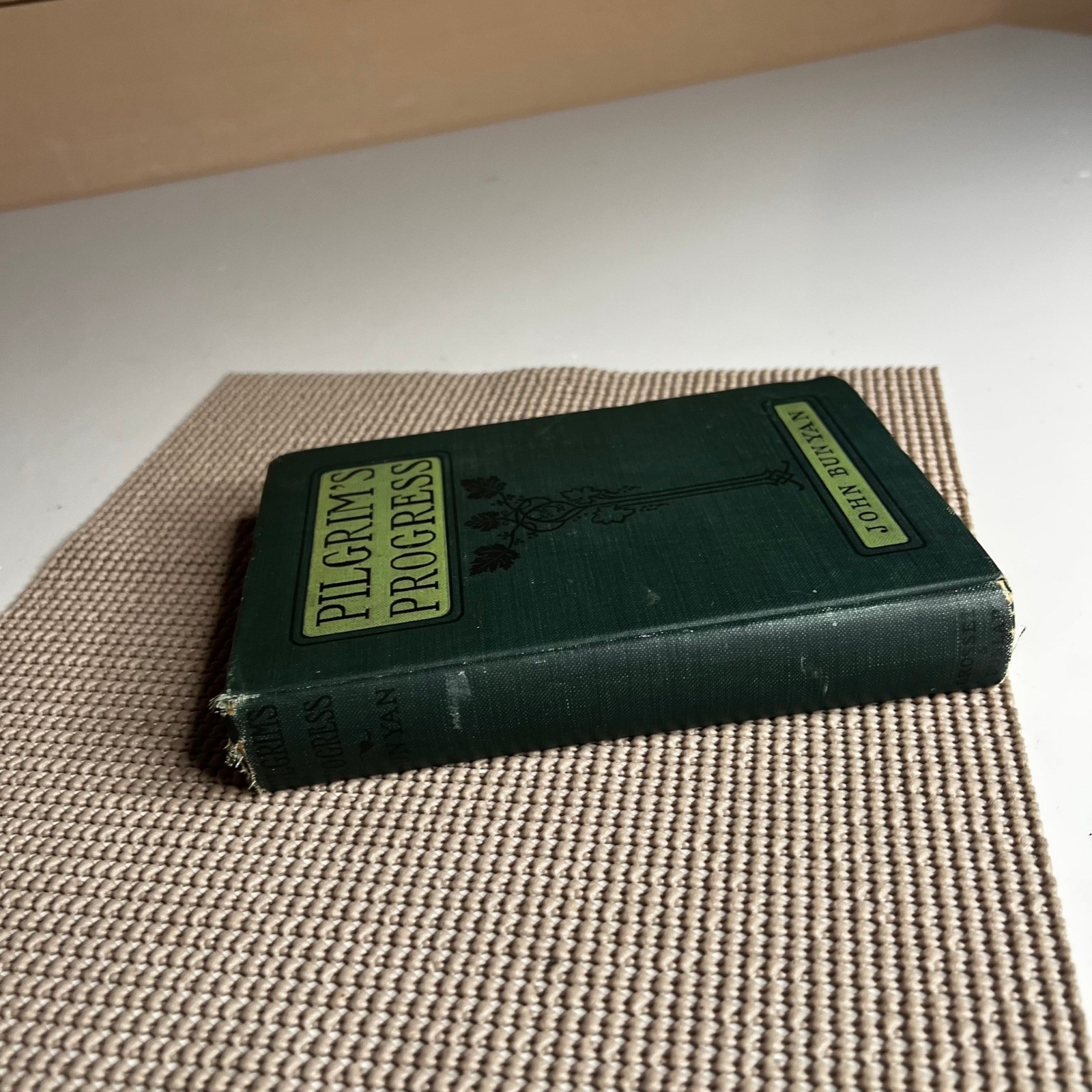The Pilgrims Progress John Bunyan Grosset & Dunlap Vintage Green Hardcover Book