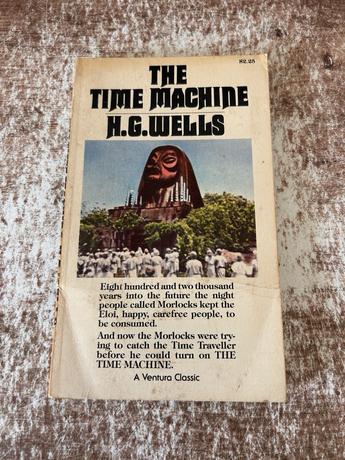 VINTAGE 1980 HG Wells Time Machine Paperback Book Sci fi futuristic Traveler