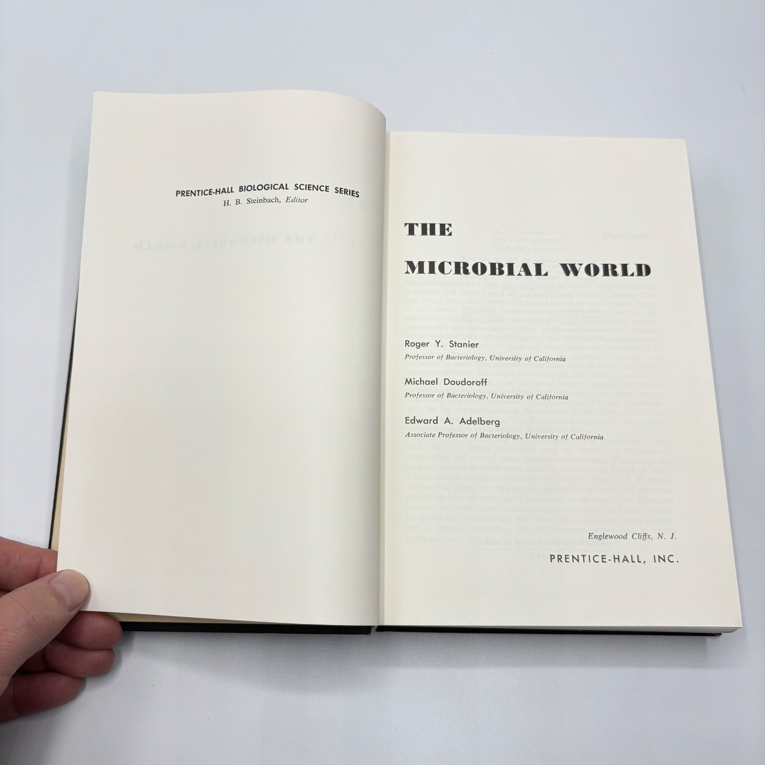 The Microbial World Stanier Doudoroff Adelberg 1961 5th Printing Prentice Hall