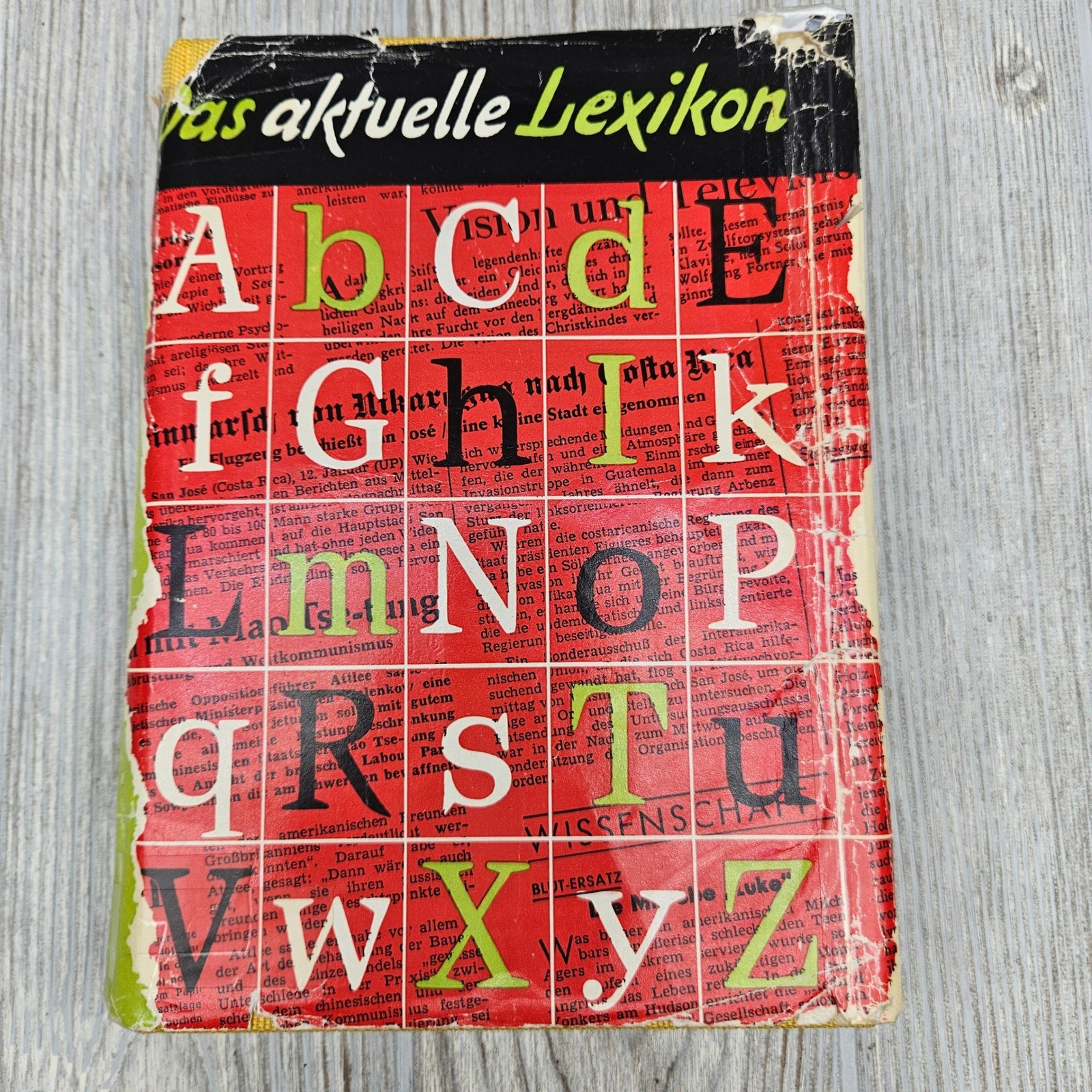 Vintage Das aktuelle Lexikon German Encyclopedia Bertelsmann Mid-Century Book