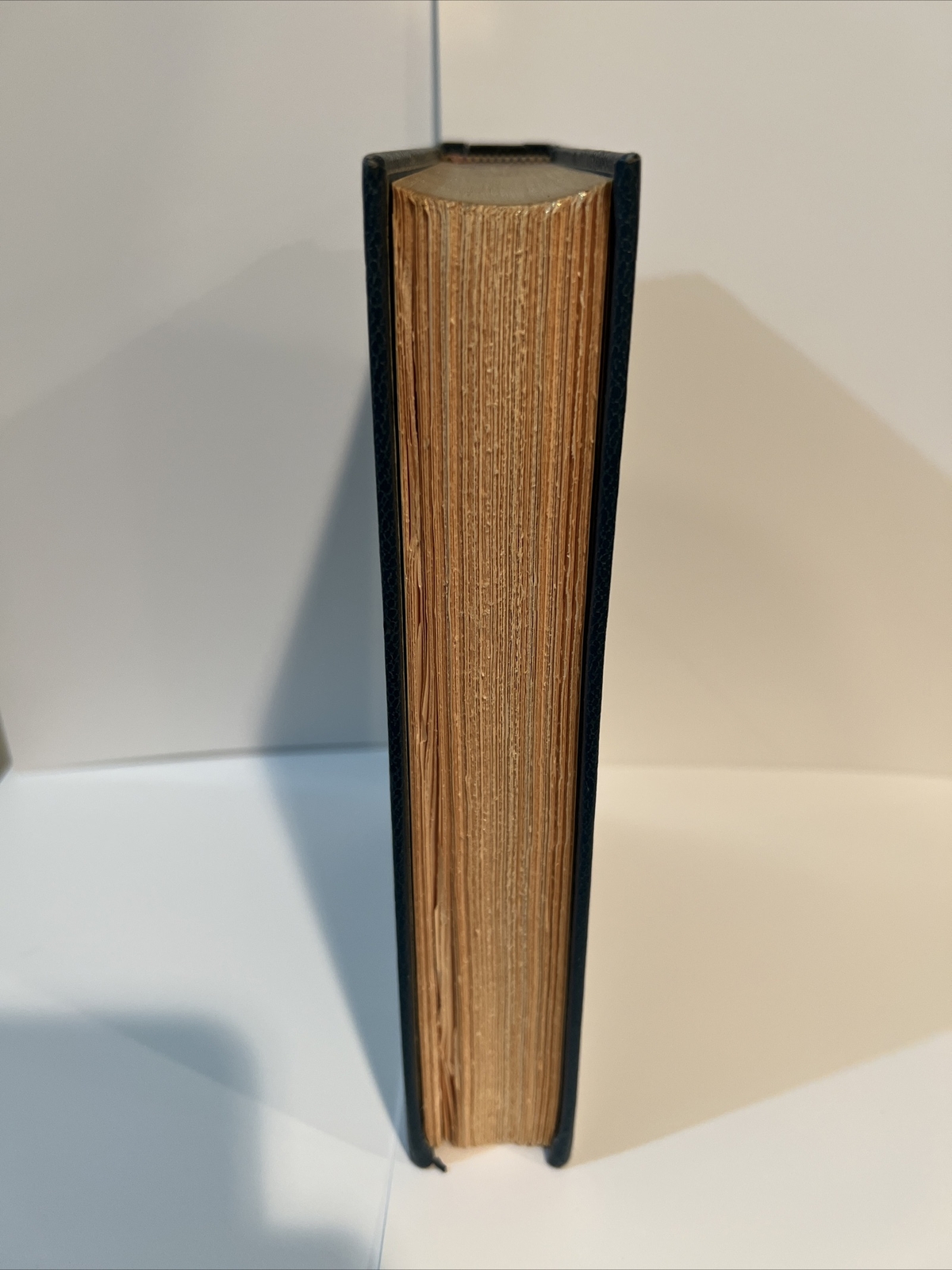 ICL Great Expectations Charles Dickens Collectors Limited Edition Vintage Book