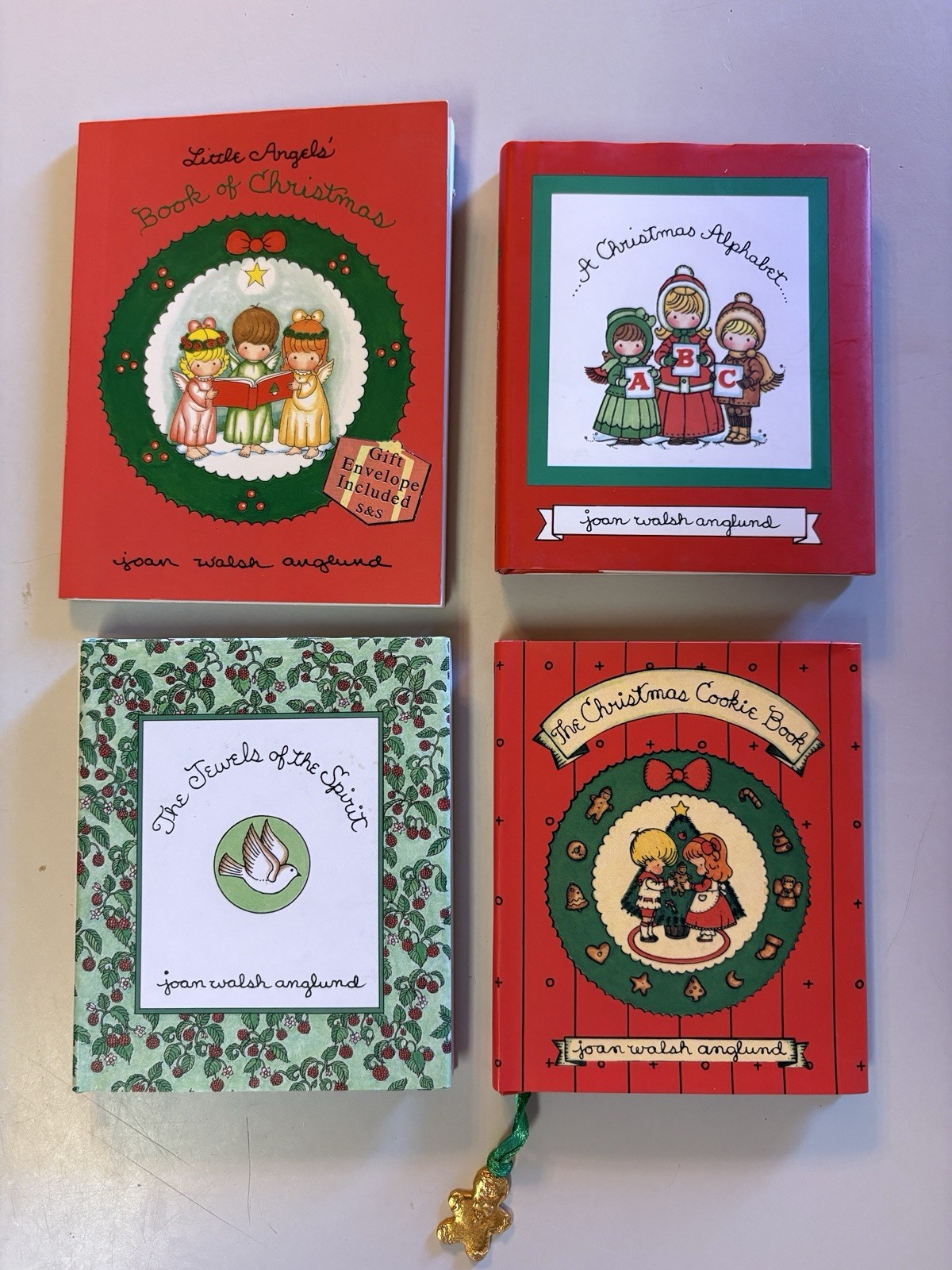 Lot of 4 Joan Walsh Anglund Christmas Mini Books 1990’s Like New