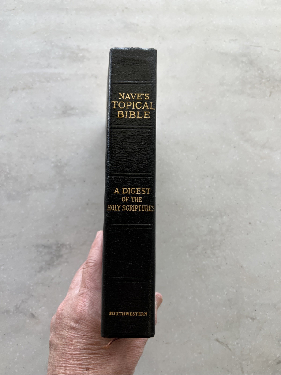 Nave’s Topical Bible / 1962 Leather Black / Southwestern Company