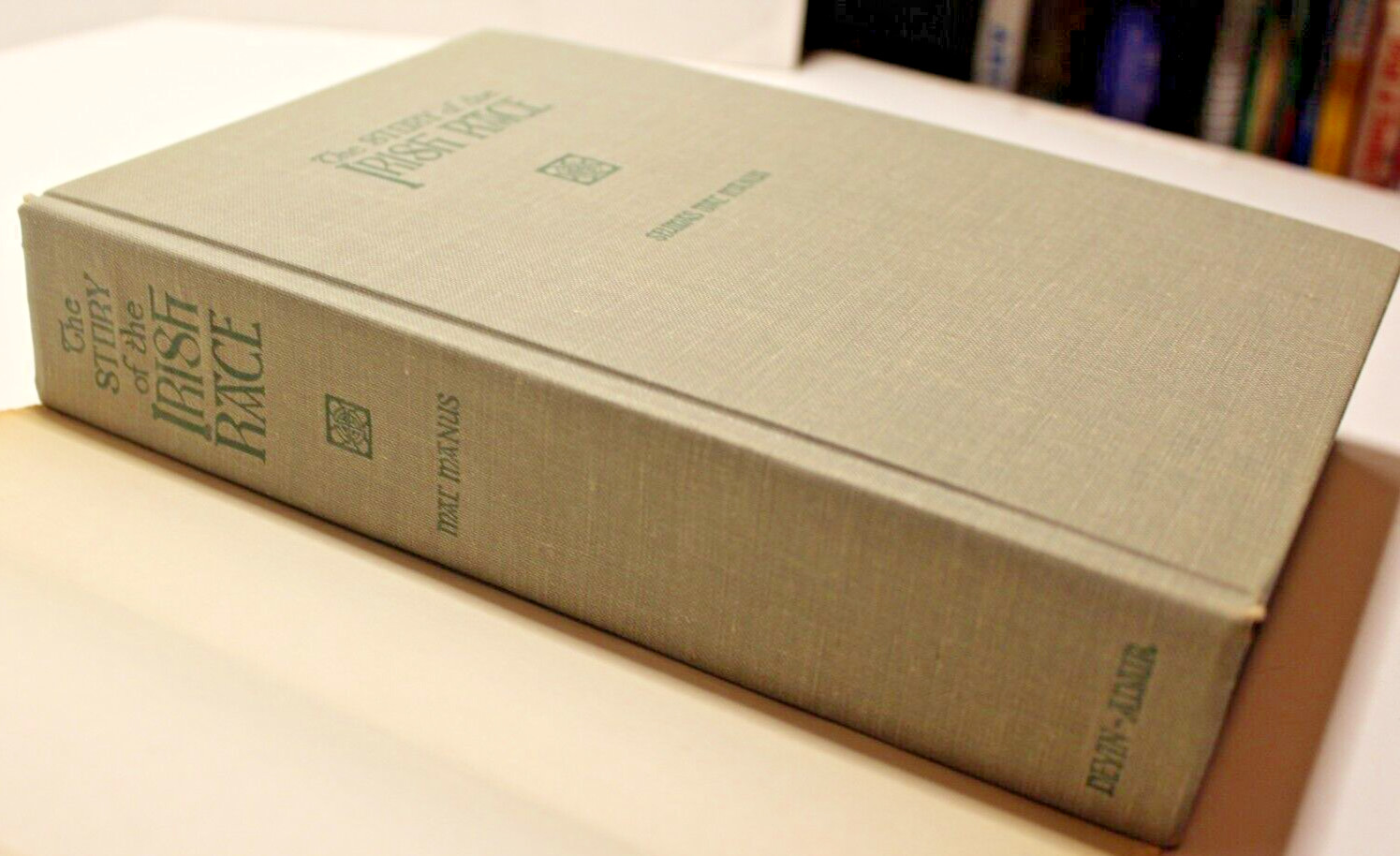 The Story of the Irish Race Seumas MacManus 1971 Irish Scholars St. Patrick