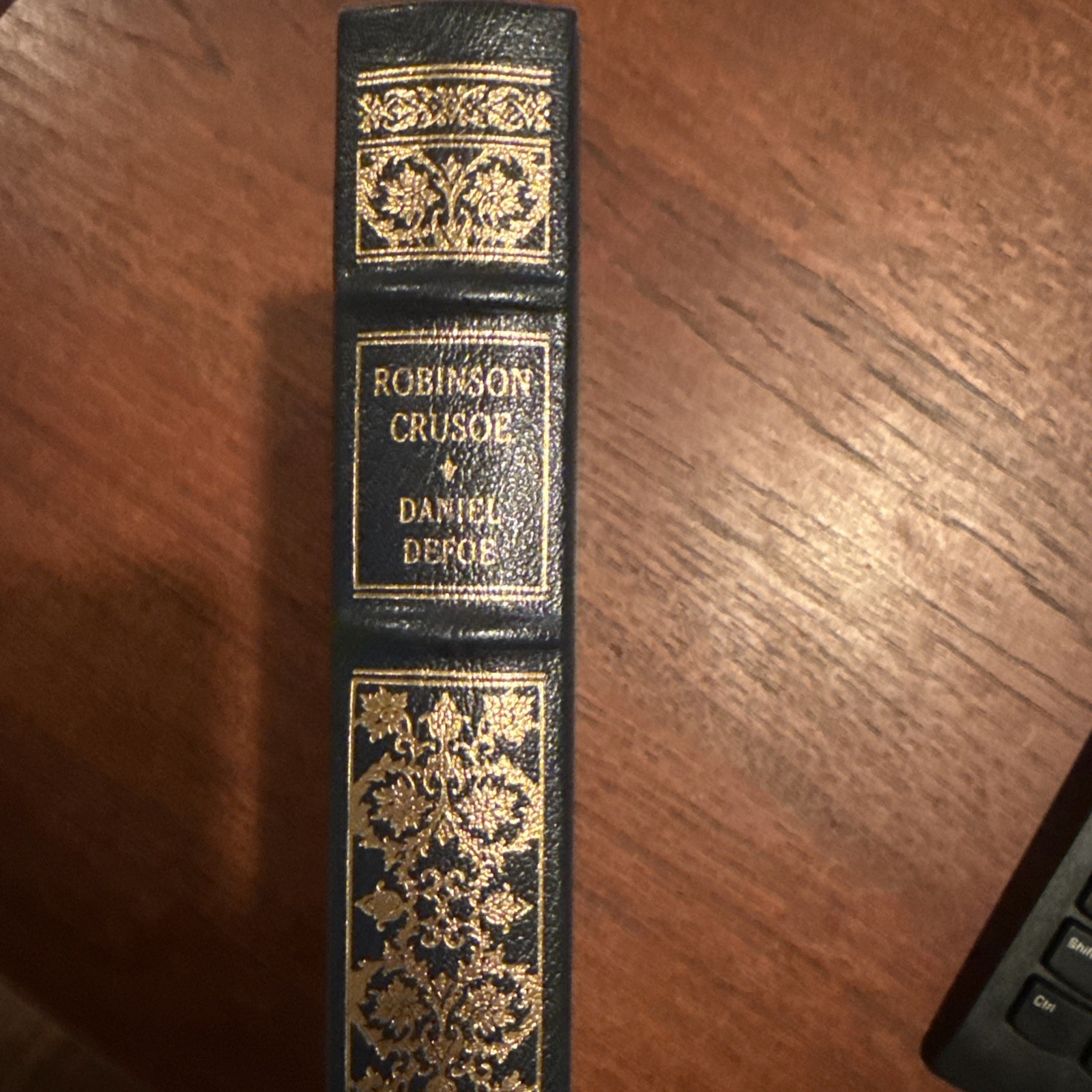 Robinson Crusoe by Daniel Defoe Easton Press 100 Greatest Books Like New 1976