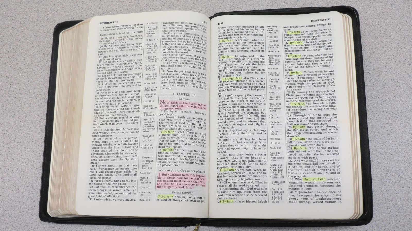Crown Reference Bible KJV Broadman Holman – bonded black leather with zipper
