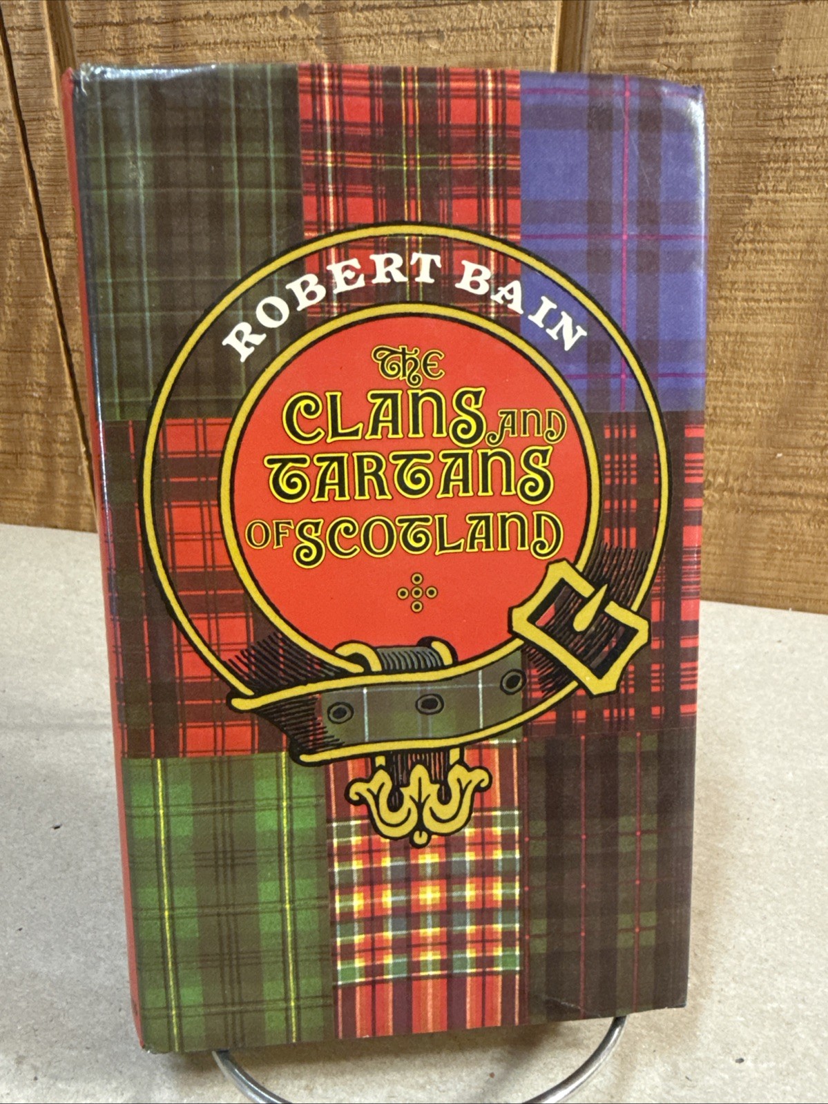 The Clans And Tartans Of Scotland – HC Book by Robert Bain (1983)