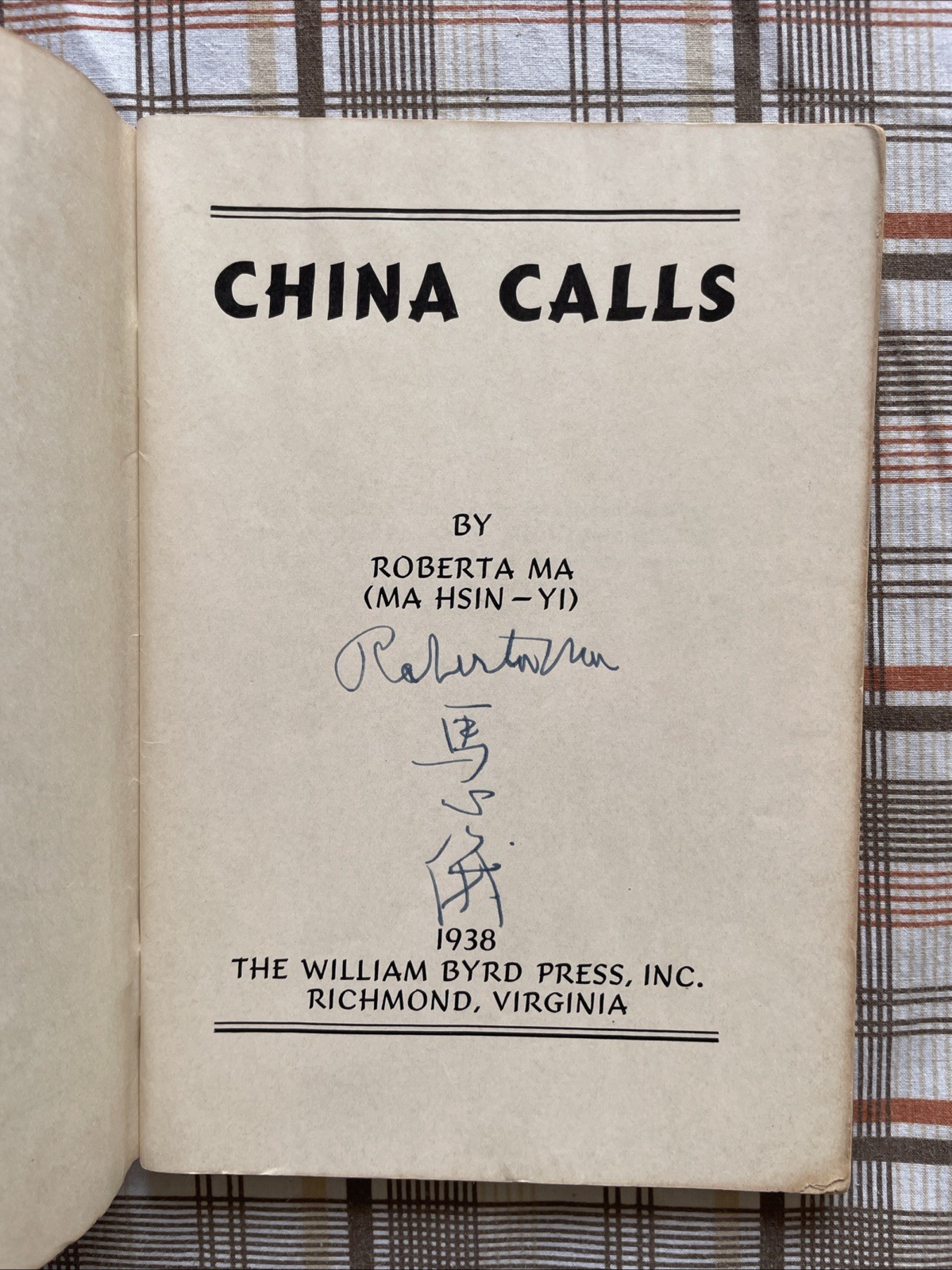 China Calls by Roberta Ma / Ma Hsin-Yi (1938 SIGNED VTG PB Illustrated)