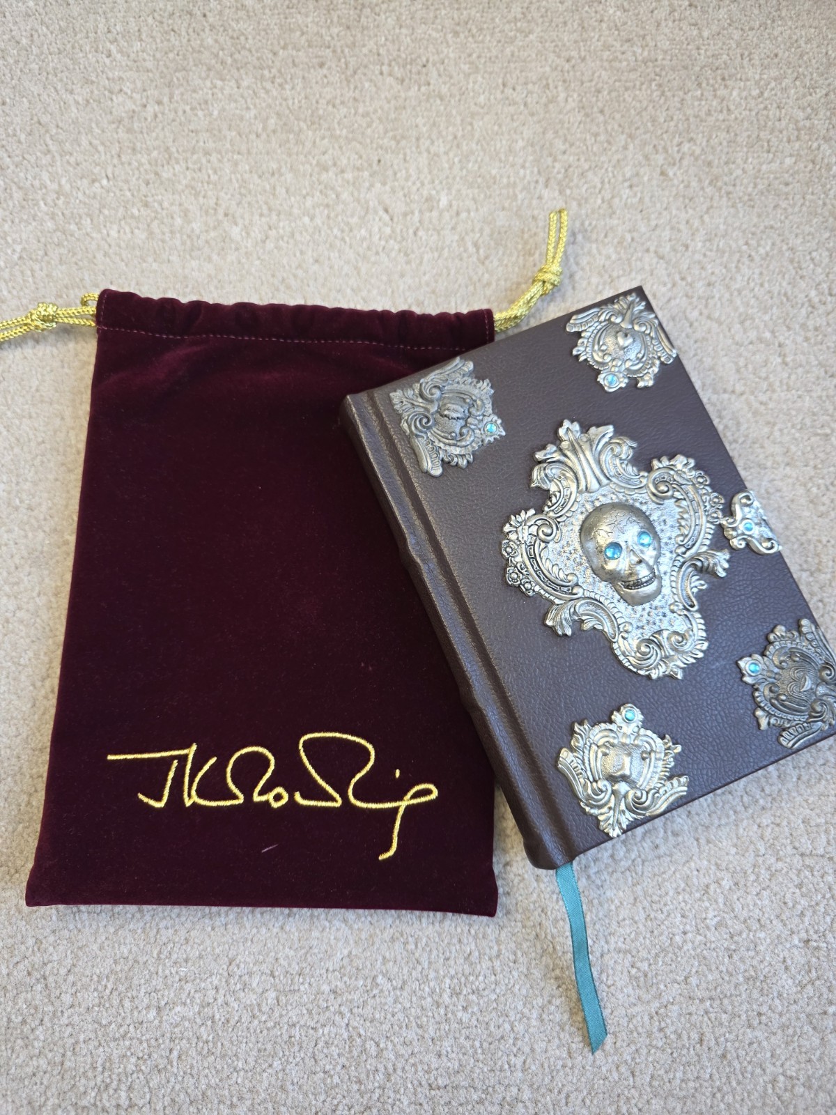 J.K. Rowling, Tales of Beedle the Bard Collector’s Edition 1st 2008 Harry Potter