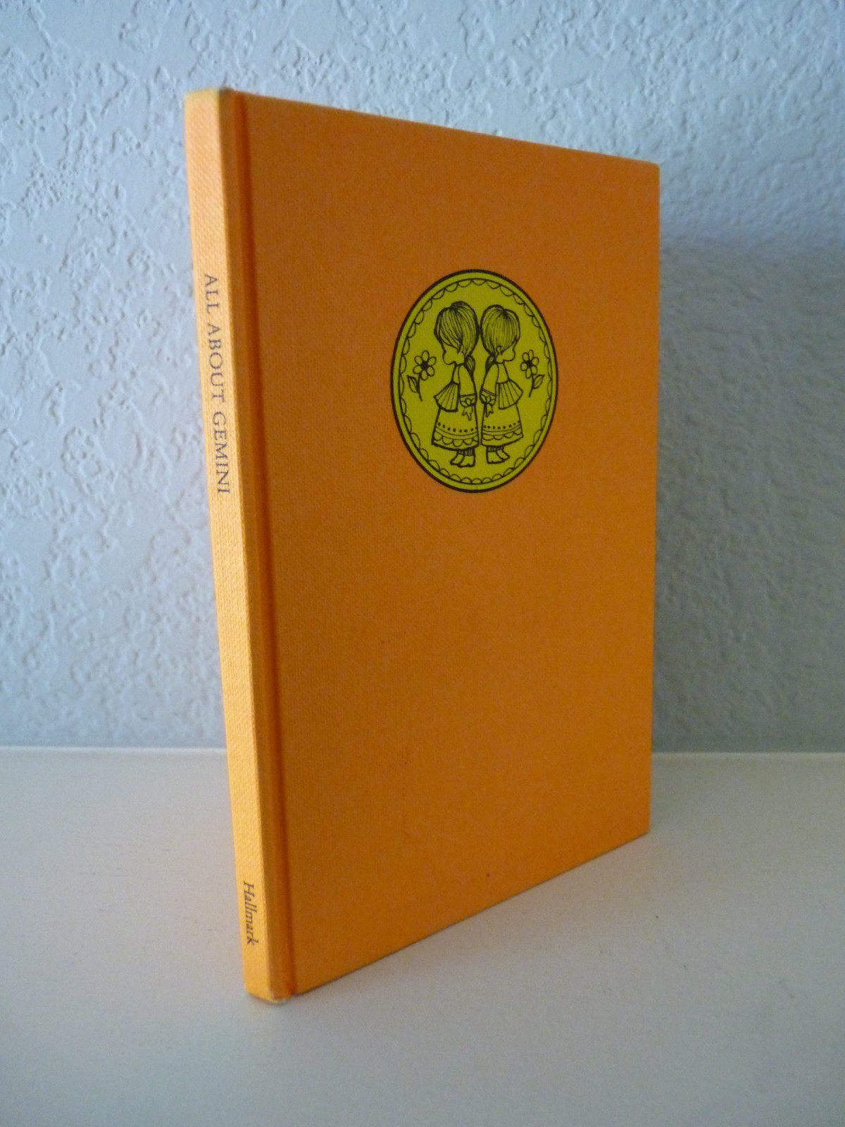 1970 Hallmark ALL ABOUT GEMINI – A Charming Zodiac Profile Mini HB Book
