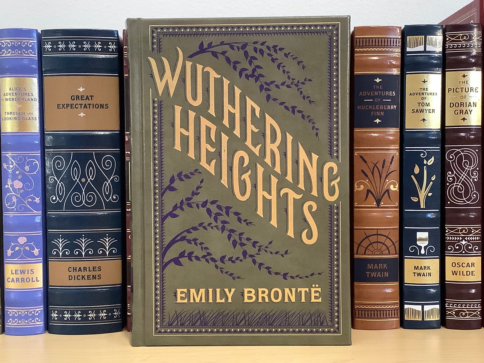 Wuthering Heights by Emily Brontë – leatherbound hardcover – Very Good