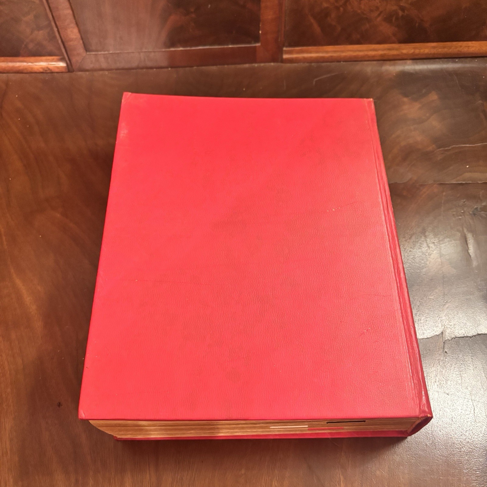 Vintage 1971 New American Bible Catholic Press Red Illustrated Large 10.5”x8.5”