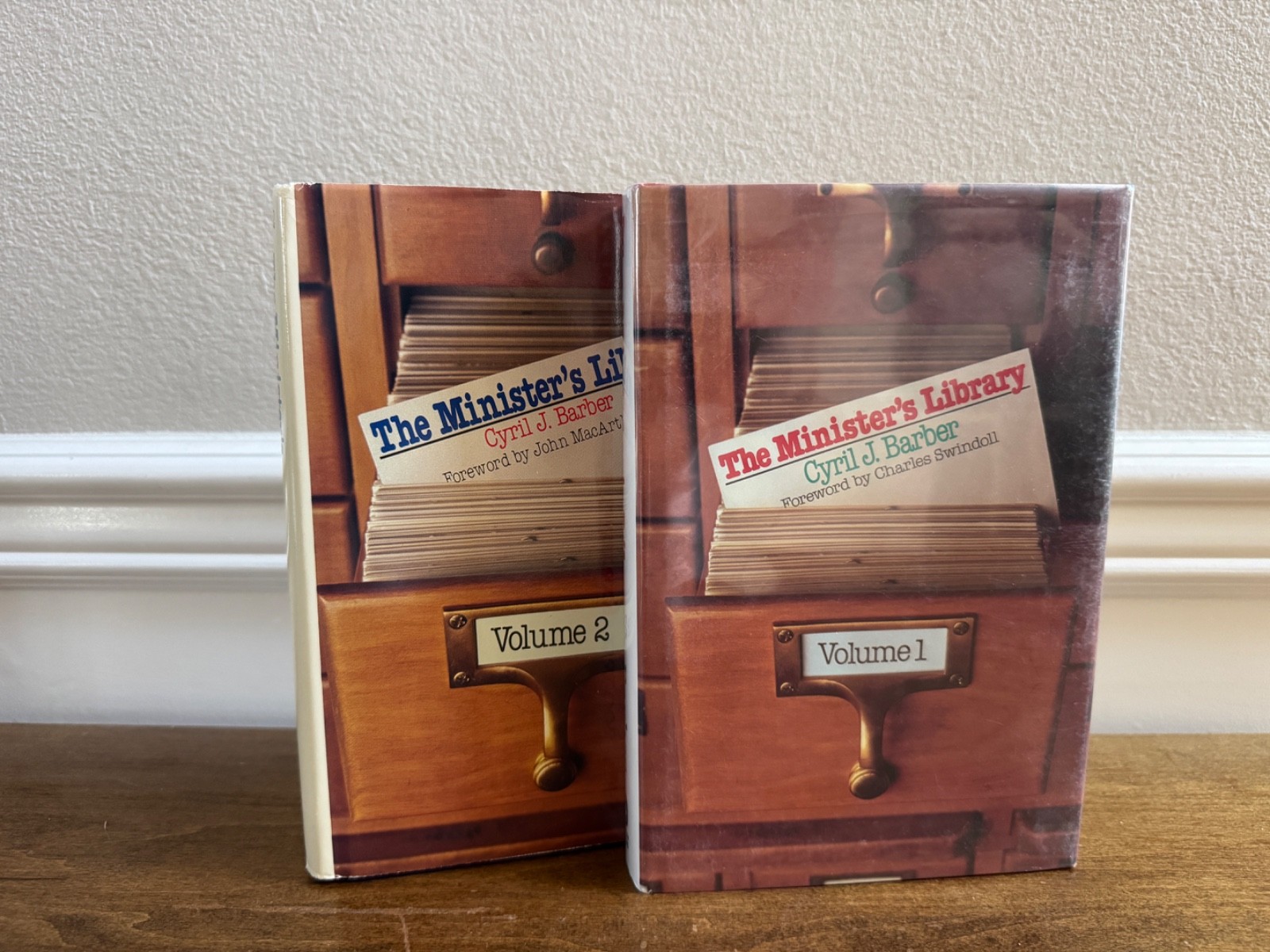 THE MINISTER’S LIBRARY CYRIL J BARBER 2 VOLUME SET HC DJ MOODY PRESS 1985