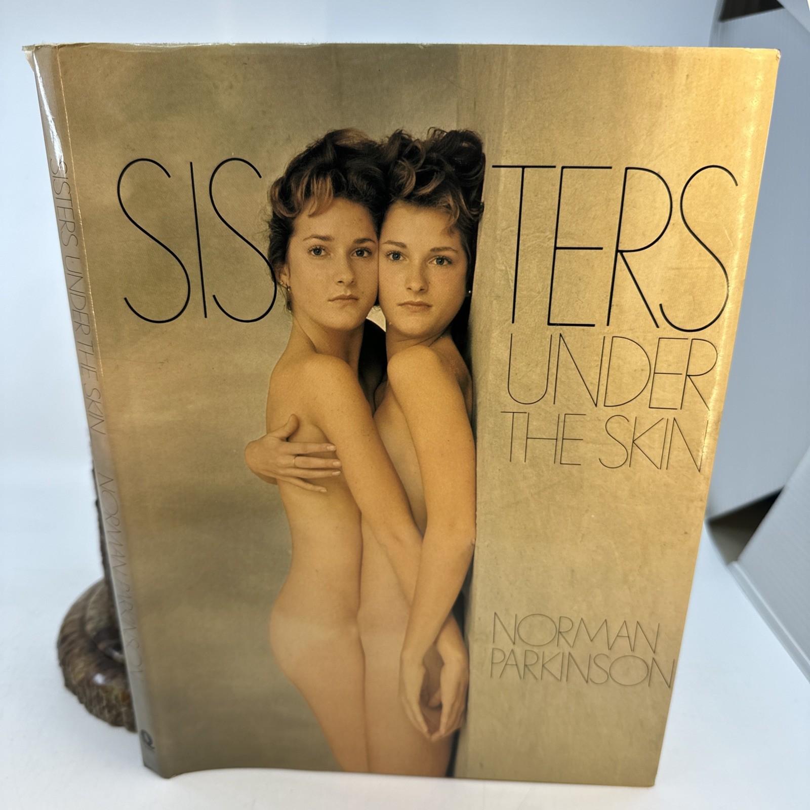 Sisters Under the Skin Norman Parkinson 1978 HC DJ Fashion Photo (AH52)