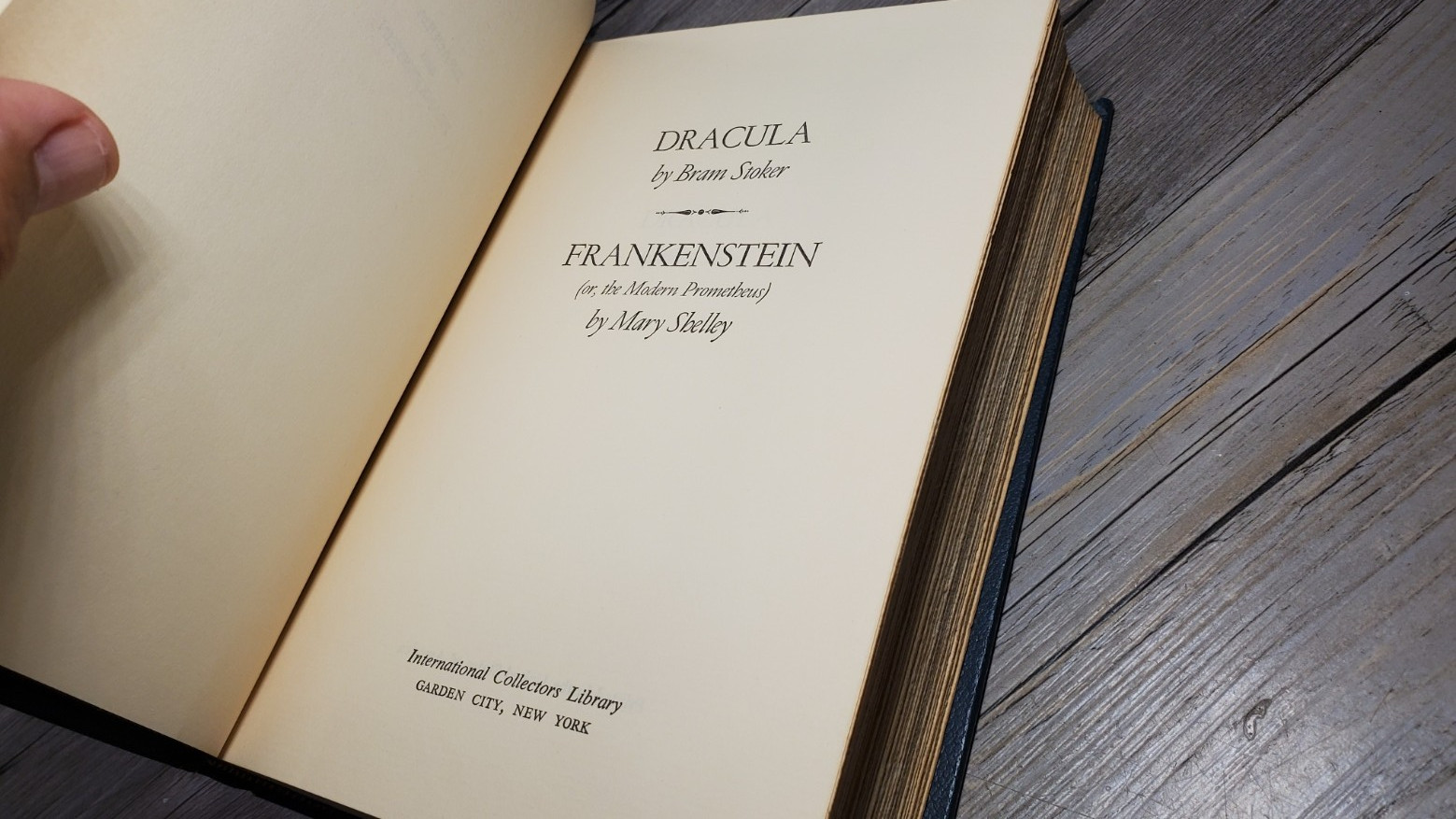 Dracula – Frankenstein Bram Stoker Shelley International Collectors Library Book
