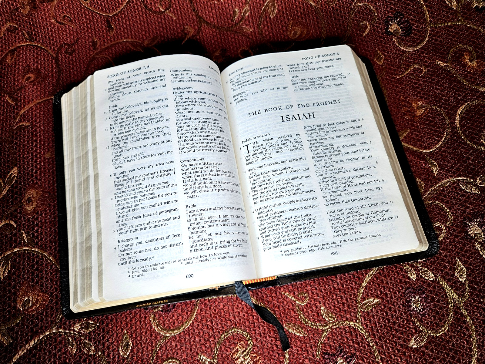 CAMBRIDGE – New English Bible, Aprocrypha, Compact Black Leather, 1972 UK, 58X