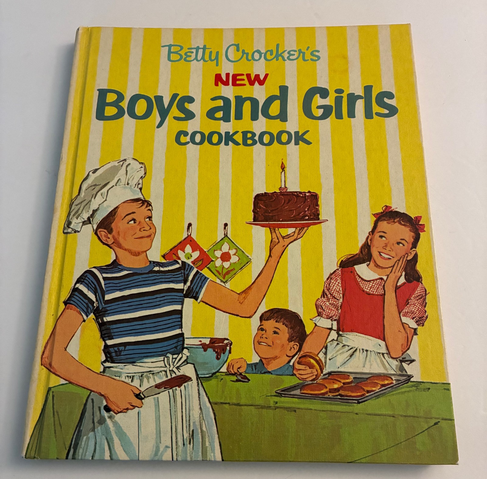 Vintage 1970 Betty Crocker’s New BOYS & GIRLS Cook Book Illustrated Recipes