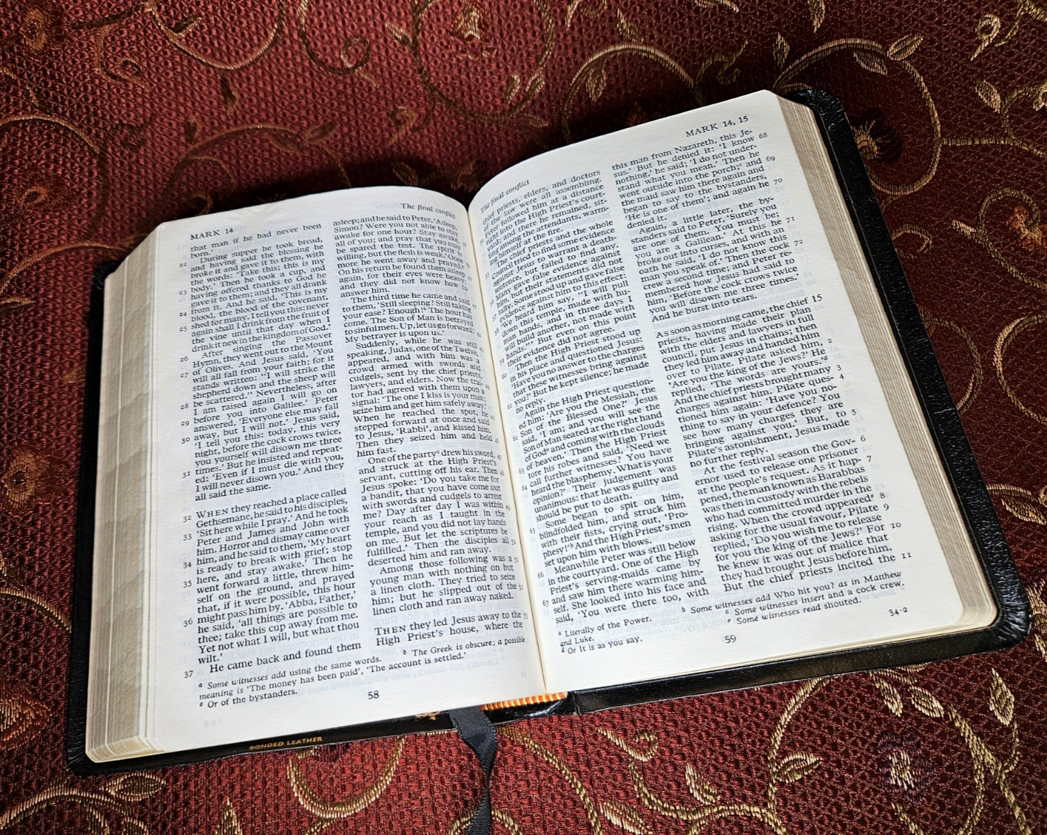 CAMBRIDGE – New English Bible, Aprocrypha, Compact Black Leather, 1972 UK, 58X
