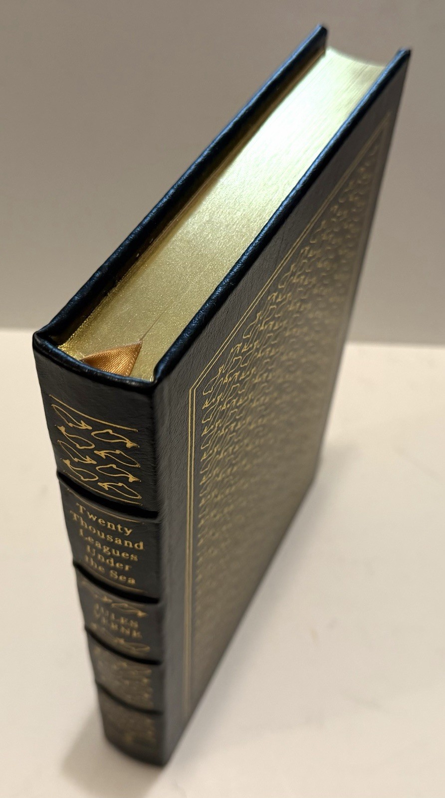 Twenty Thousand Leagues Under the Sea by Jules Verne 1977 Easton Press Leather