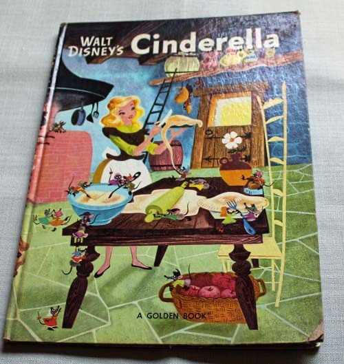 Walt Diney’s Cinderella ~ A Golden Book ( Large Format ) ~ Western Publishing Co