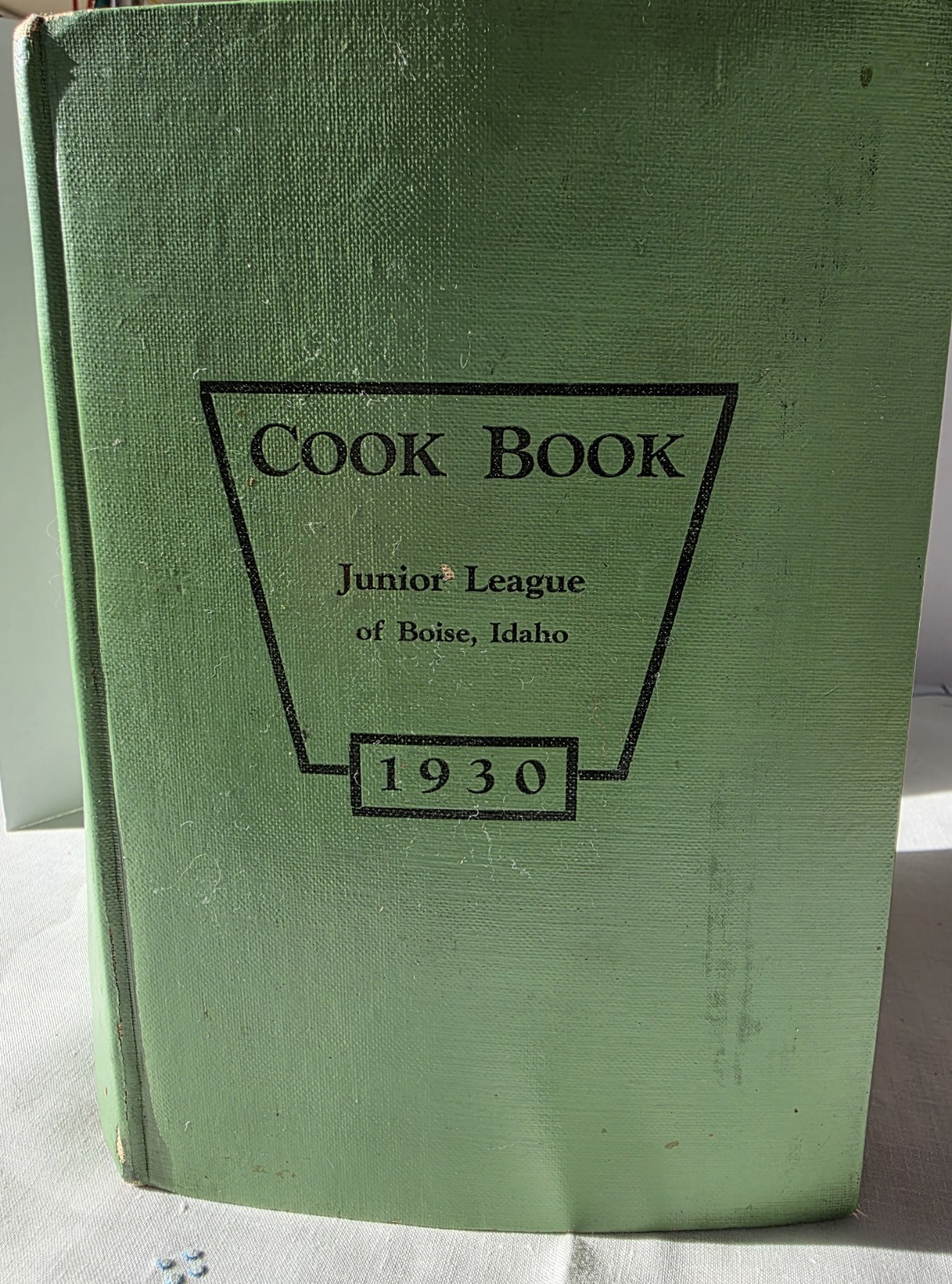 Cook Book Junior League of Boise Idaho 1930. Vintage Recipes. Good Condition.