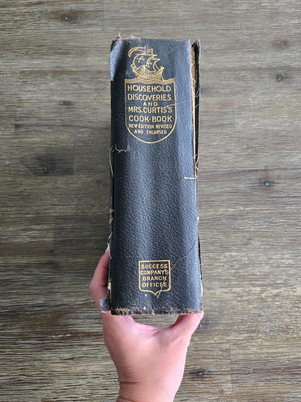 1914 Household Discoveries and Mrs. Curtis’s Cook Book Antique Cookbook Hardcove