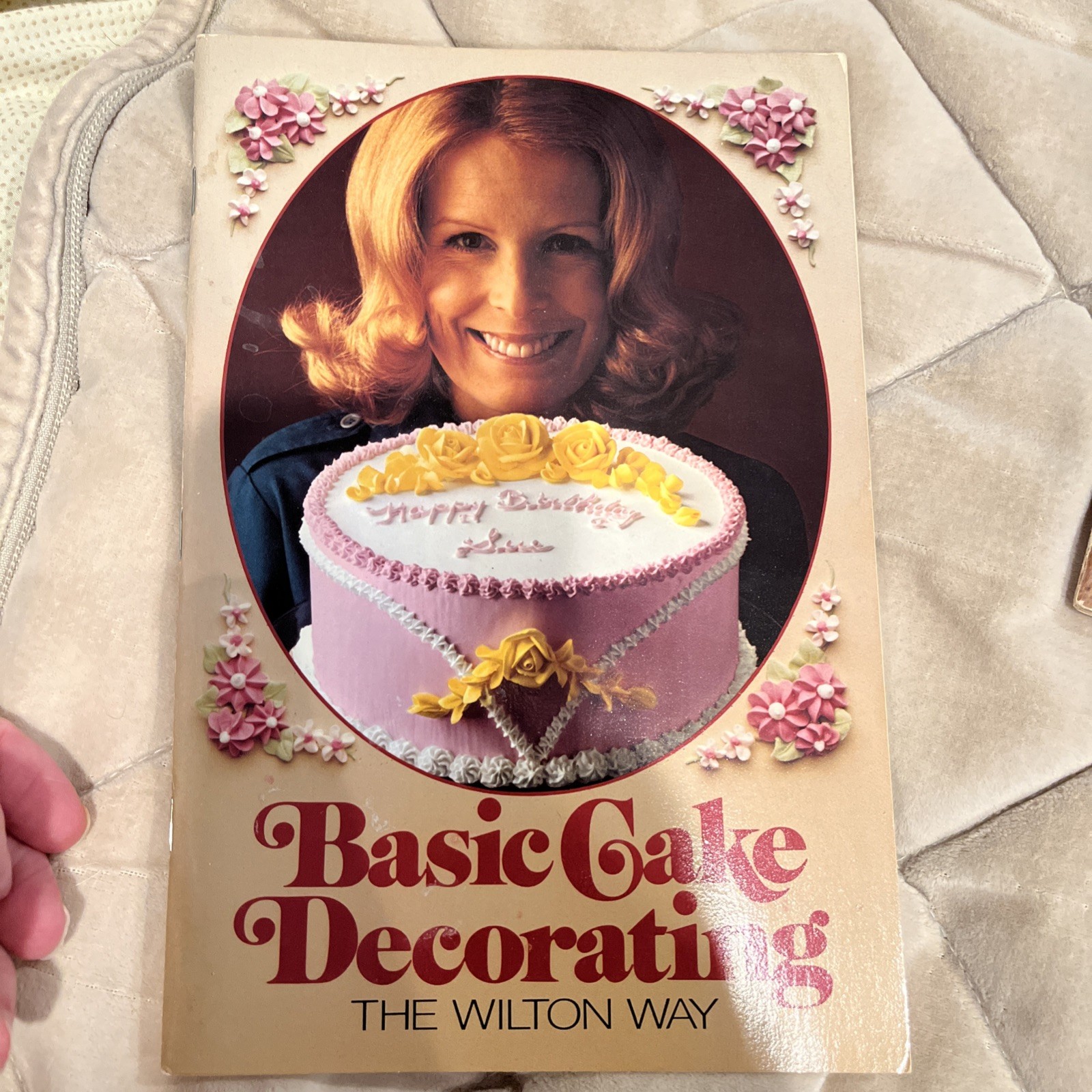 Lot of 2 Wilton Cake Decorating the Easy Wilton Way and Basic Cake Decorating